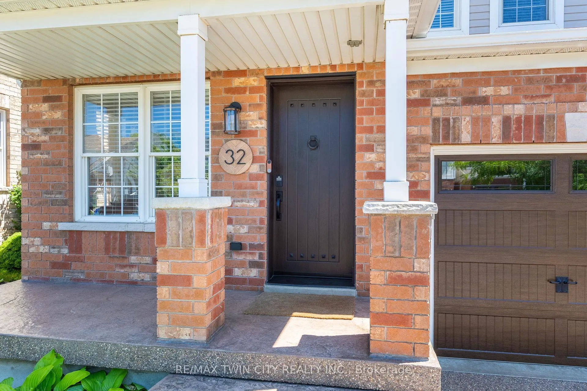 Photo 5 of 32 Bloomington Drive, Cambridge — HOMEH