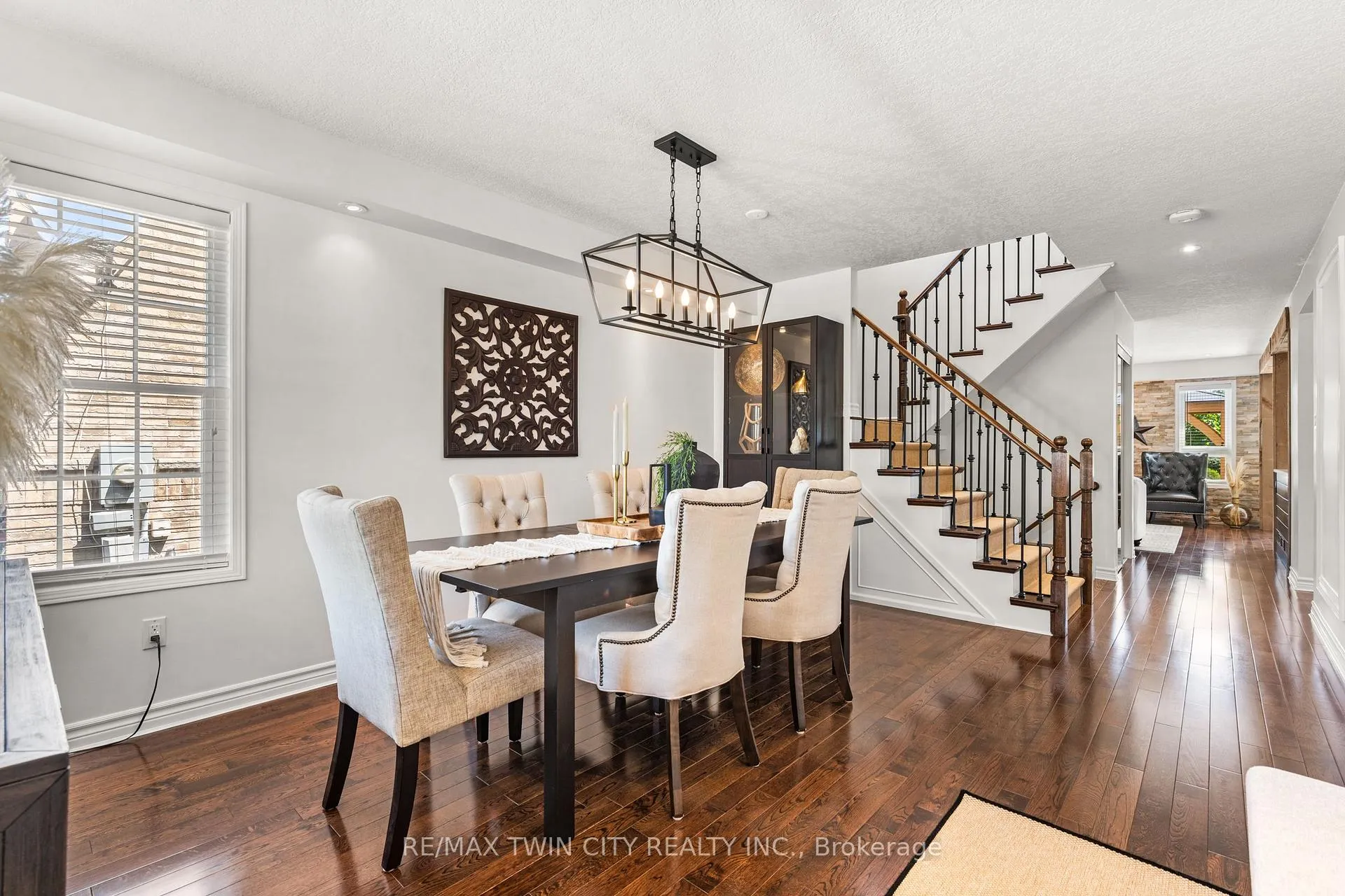 Photo 7 of 32 Bloomington Drive, Cambridge — HOMEH