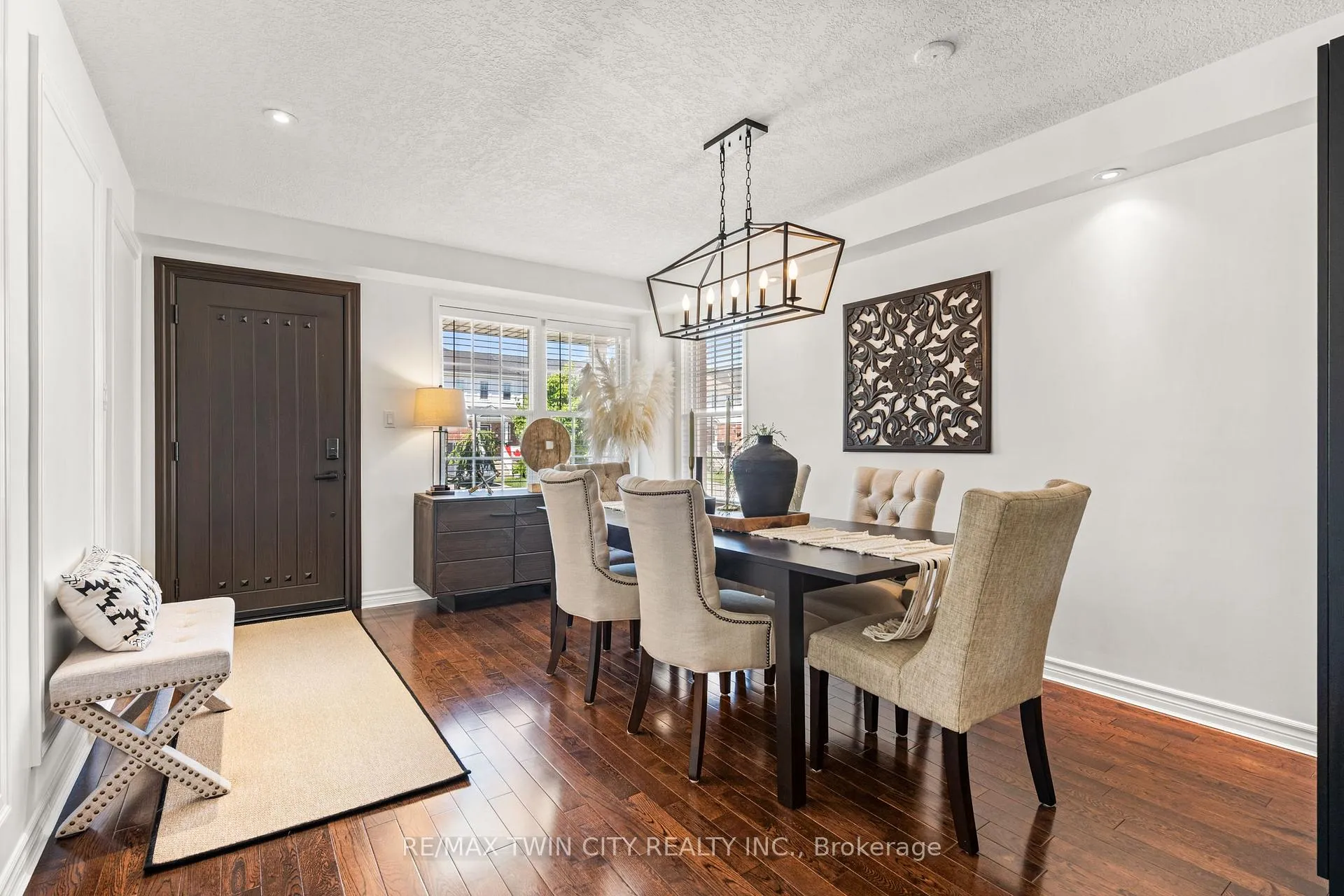 Photo 8 of 32 Bloomington Drive, Cambridge — HOMEH