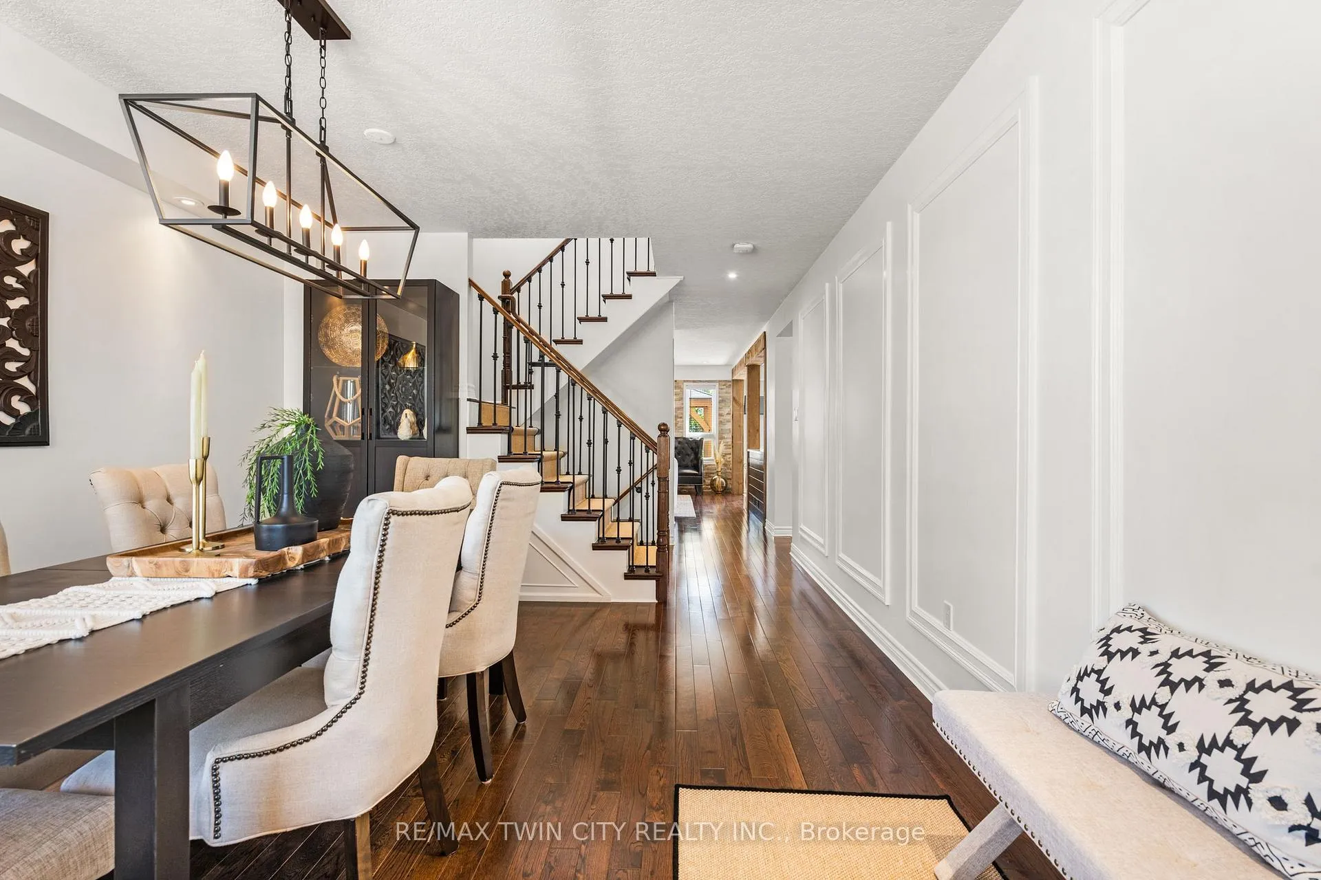 Photo 9 of 32 Bloomington Drive, Cambridge — HOMEH