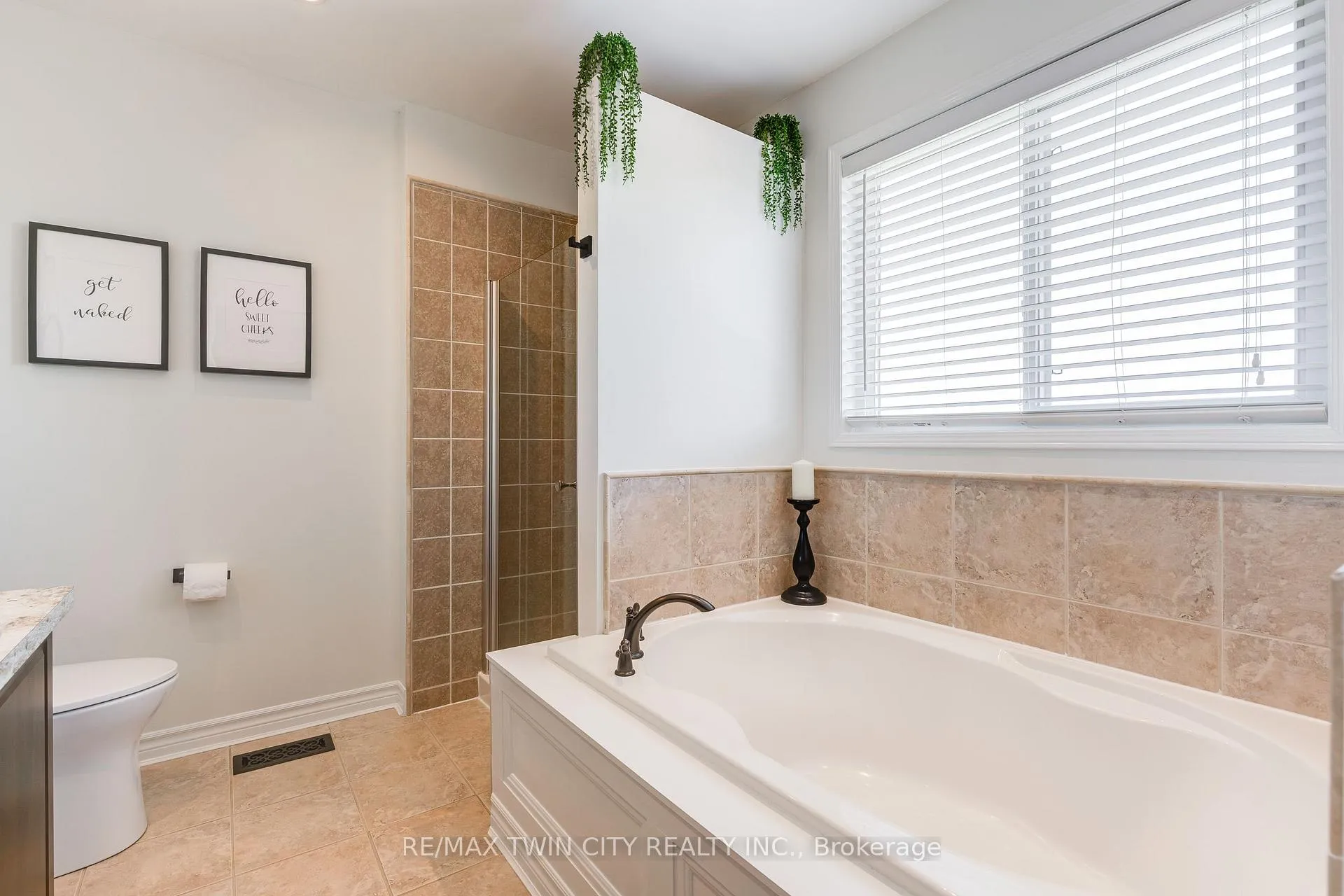 Photo 27 of 32 Bloomington Drive, Cambridge — HOMEH