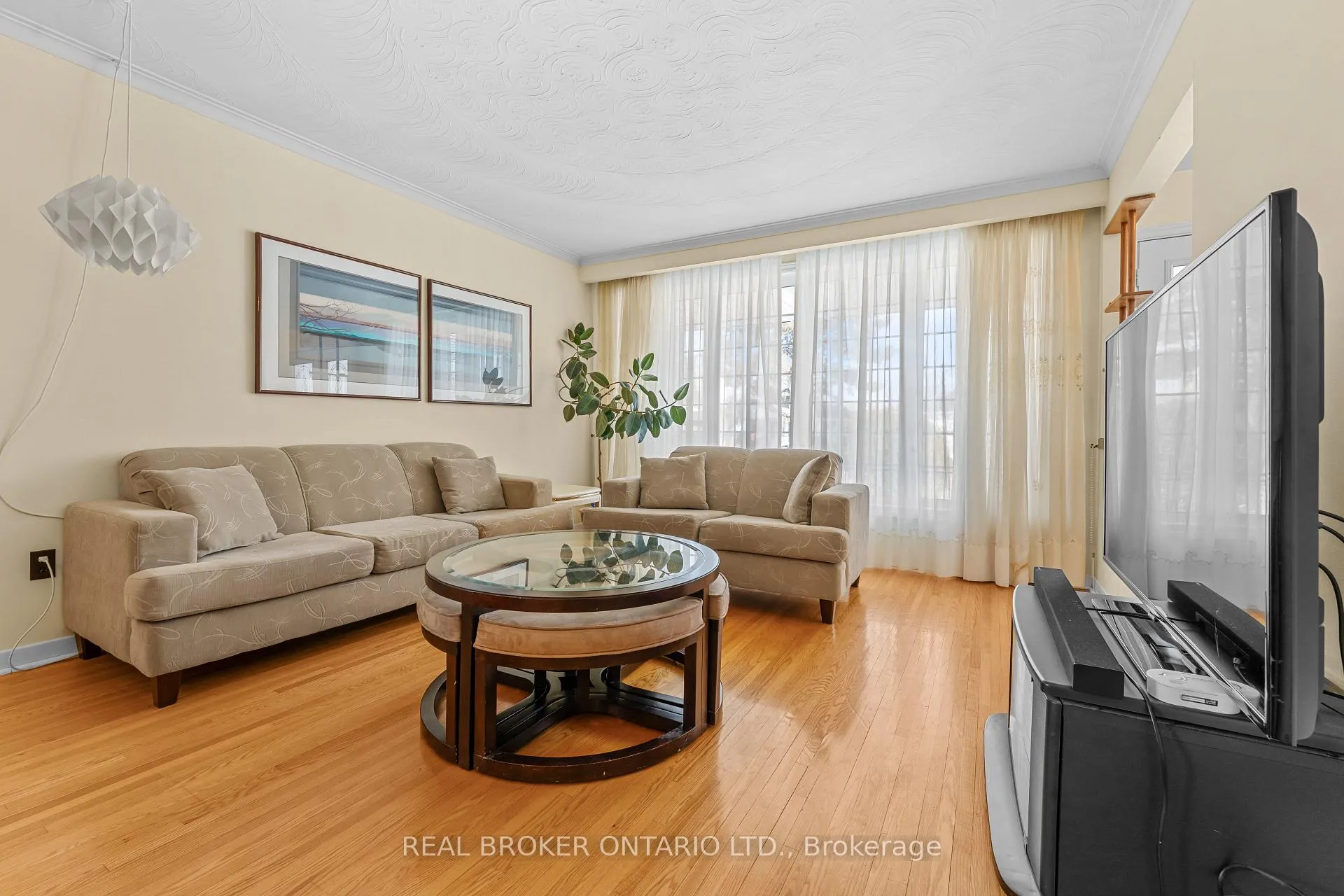 Photo 7 of 23 Beaumaris Crescent, Etobicoke, Kingsview Village-The Westway — HOMEH