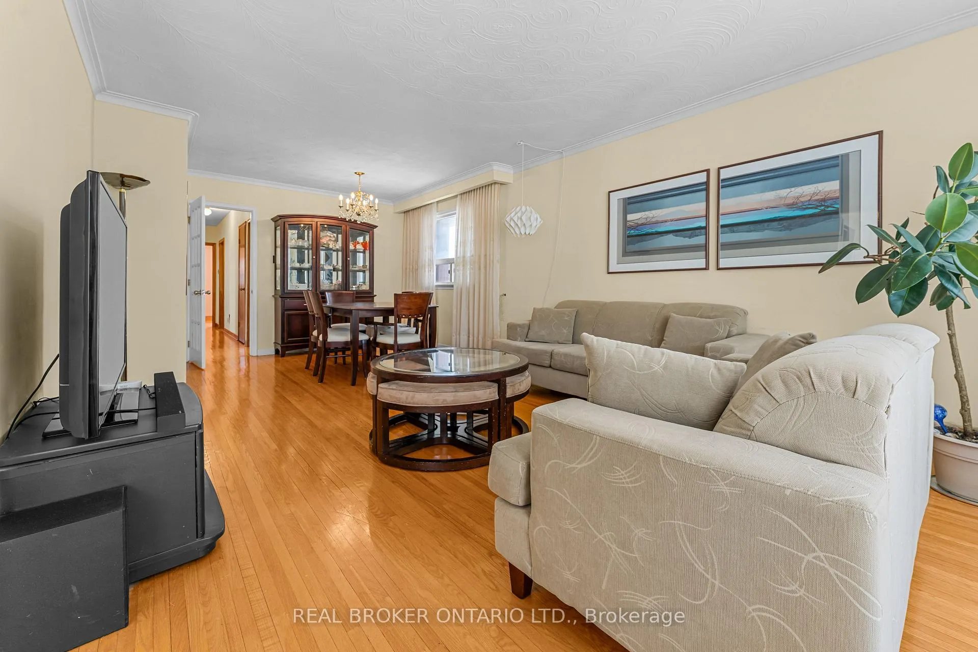 Photo 9 of 23 Beaumaris Crescent, Etobicoke, Kingsview Village-The Westway — HOMEH