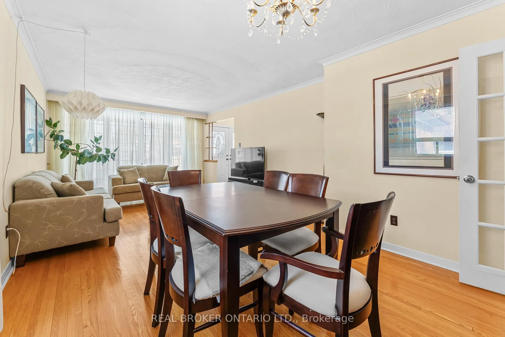 Photo 10 of 23 Beaumaris Crescent, Etobicoke, Kingsview Village-The Westway — HOMEH
