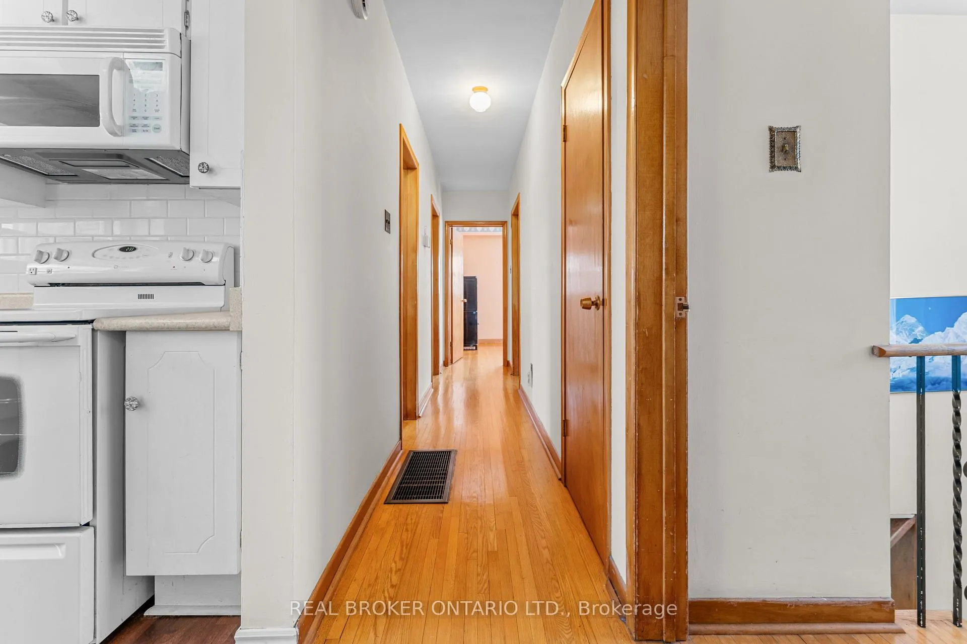 Photo 13 of 23 Beaumaris Crescent, Etobicoke, Kingsview Village-The Westway — HOMEH
