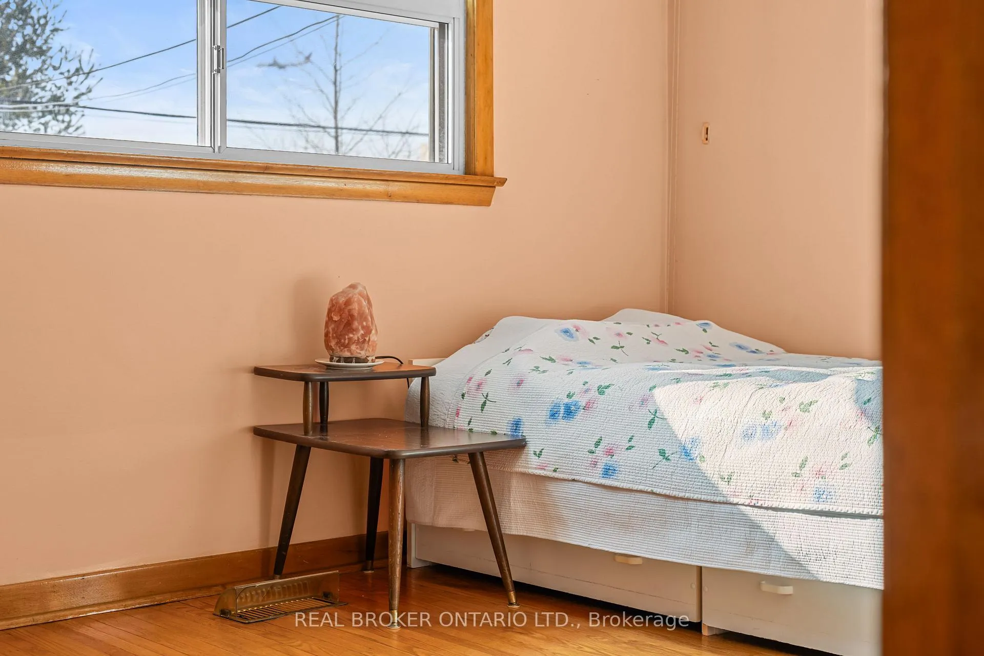 Photo 18 of 23 Beaumaris Crescent, Etobicoke, Kingsview Village-The Westway — HOMEH