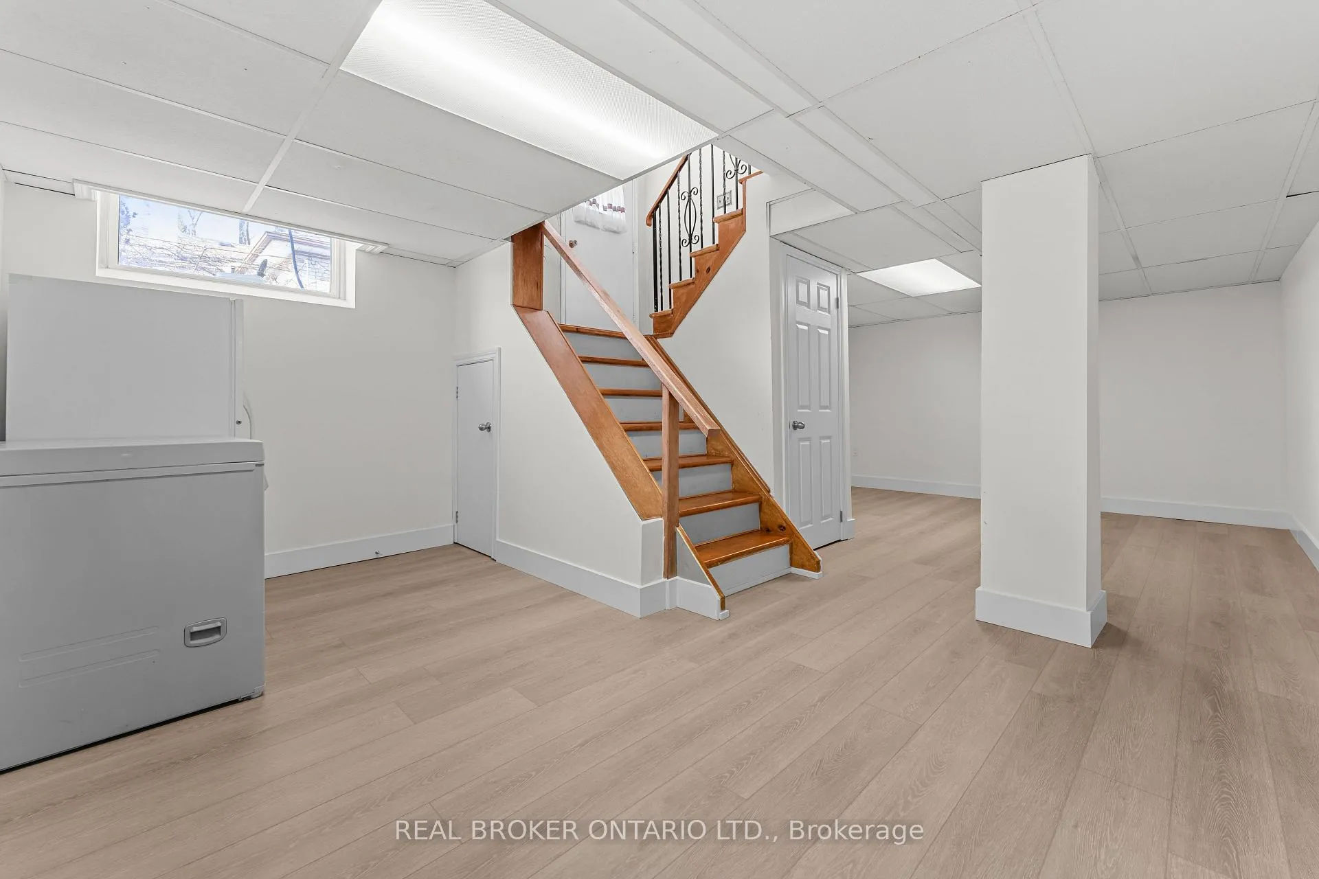 Photo 21 of 23 Beaumaris Crescent, Etobicoke, Kingsview Village-The Westway — HOMEH