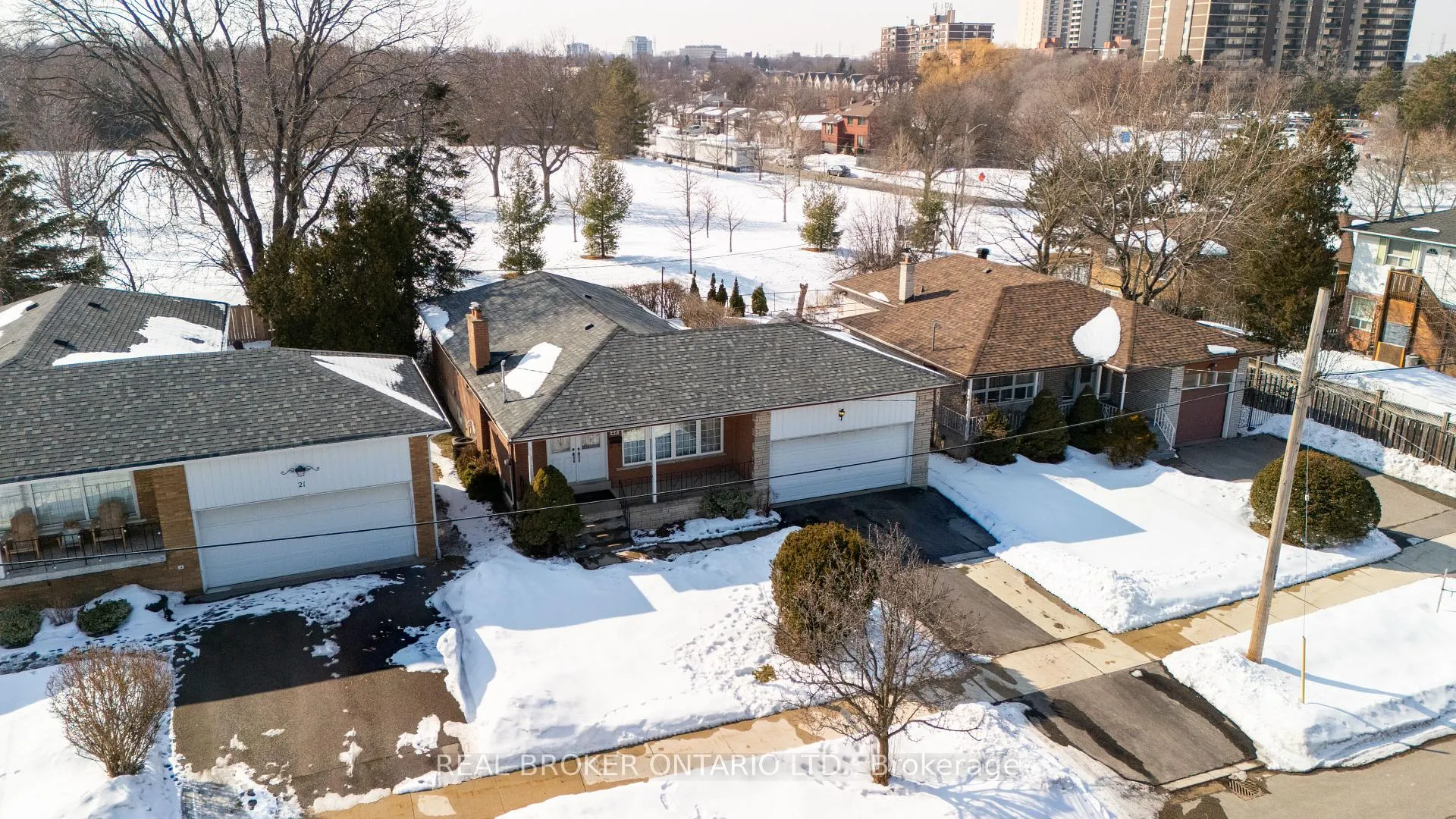 Photo 29 of 23 Beaumaris Crescent, Etobicoke, Kingsview Village-The Westway — HOMEH