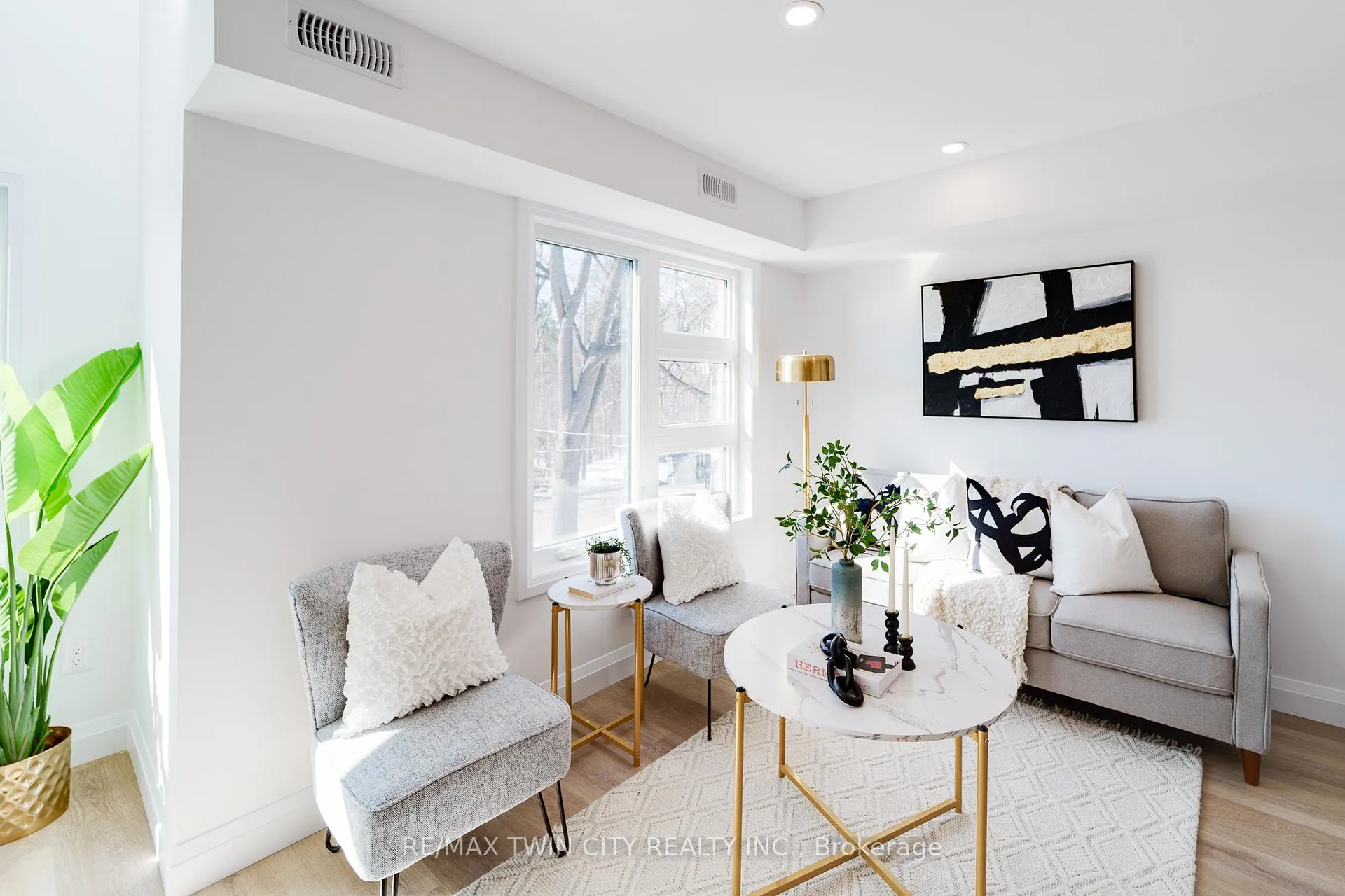 Photo 4 of Unit 2, 825 Stirling Avenue S, Kitchener — HOMEH