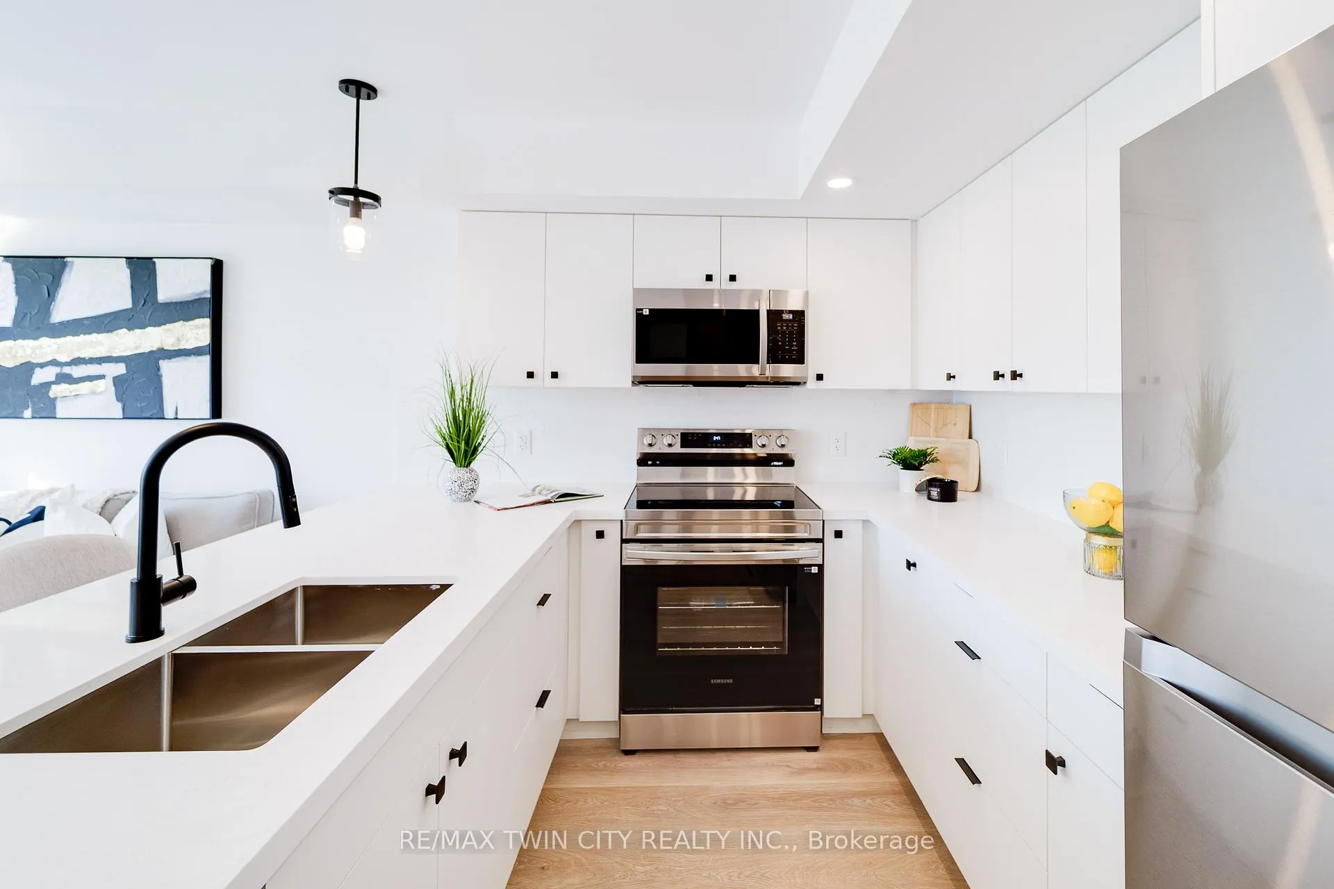 Photo 7 of Unit 2, 825 Stirling Avenue S, Kitchener — HOMEH