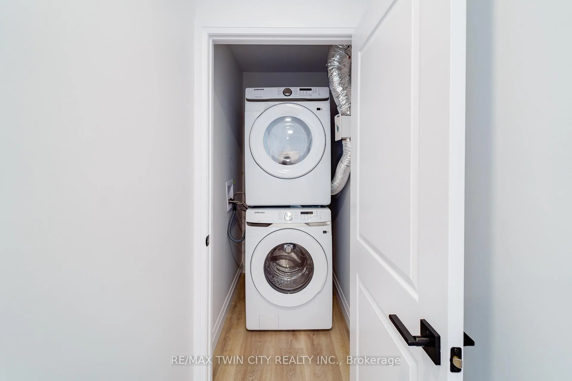 Photo 18 of Unit 2, 825 Stirling Avenue S, Kitchener — HOMEH