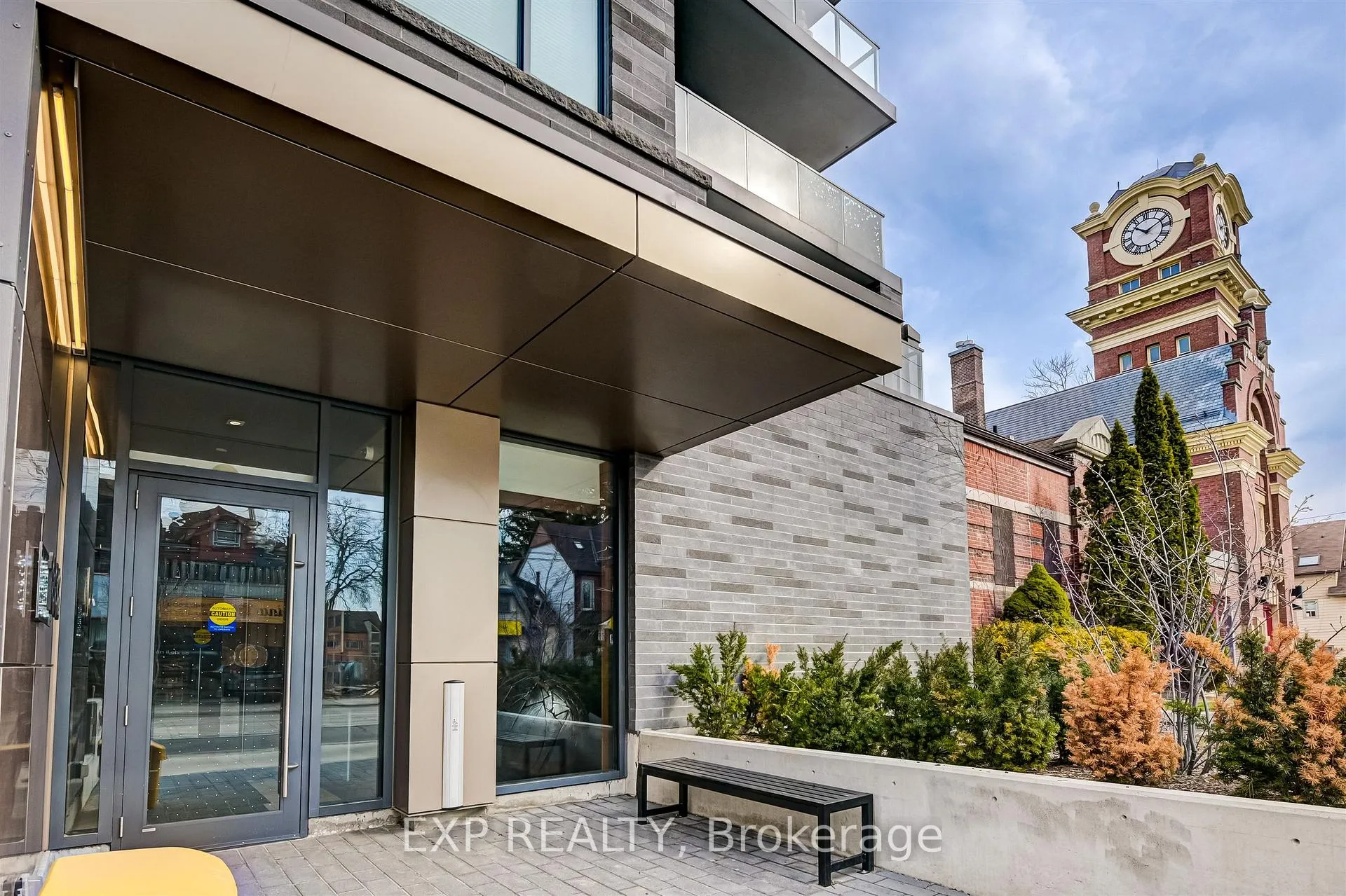 Photo 3 of Unit 403, 1888 Queen Street E, Toronto, The Beaches — HOMEH