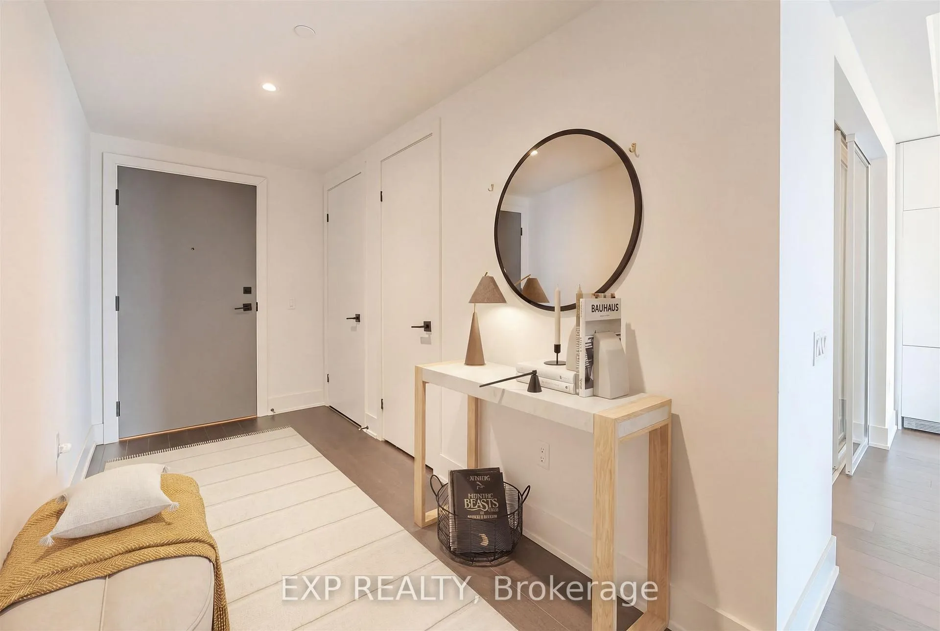 Photo 10 of Unit 403, 1888 Queen Street E, Toronto, The Beaches — HOMEH