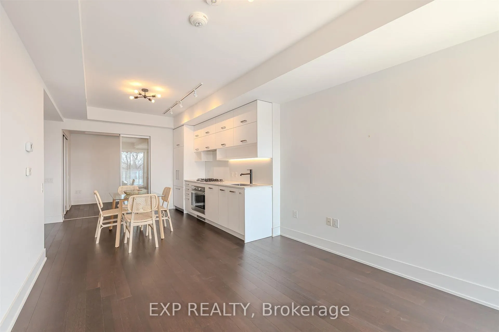 Photo 15 of Unit 403, 1888 Queen Street E, Toronto, The Beaches — HOMEH