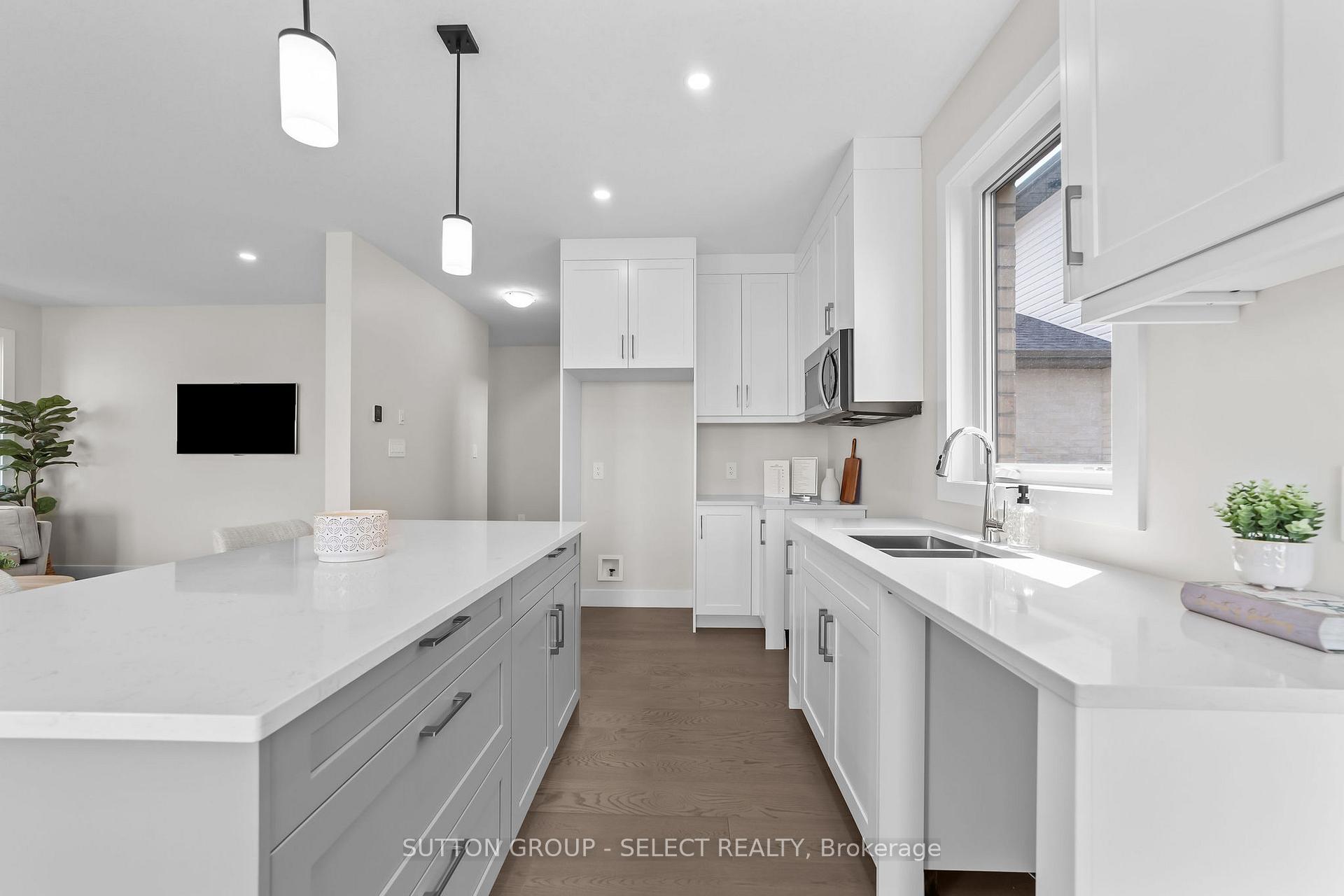 Photo 3 of Unit 9, 7966 Fallon Drive, Lucan Biddulph, Granton — HOMEH