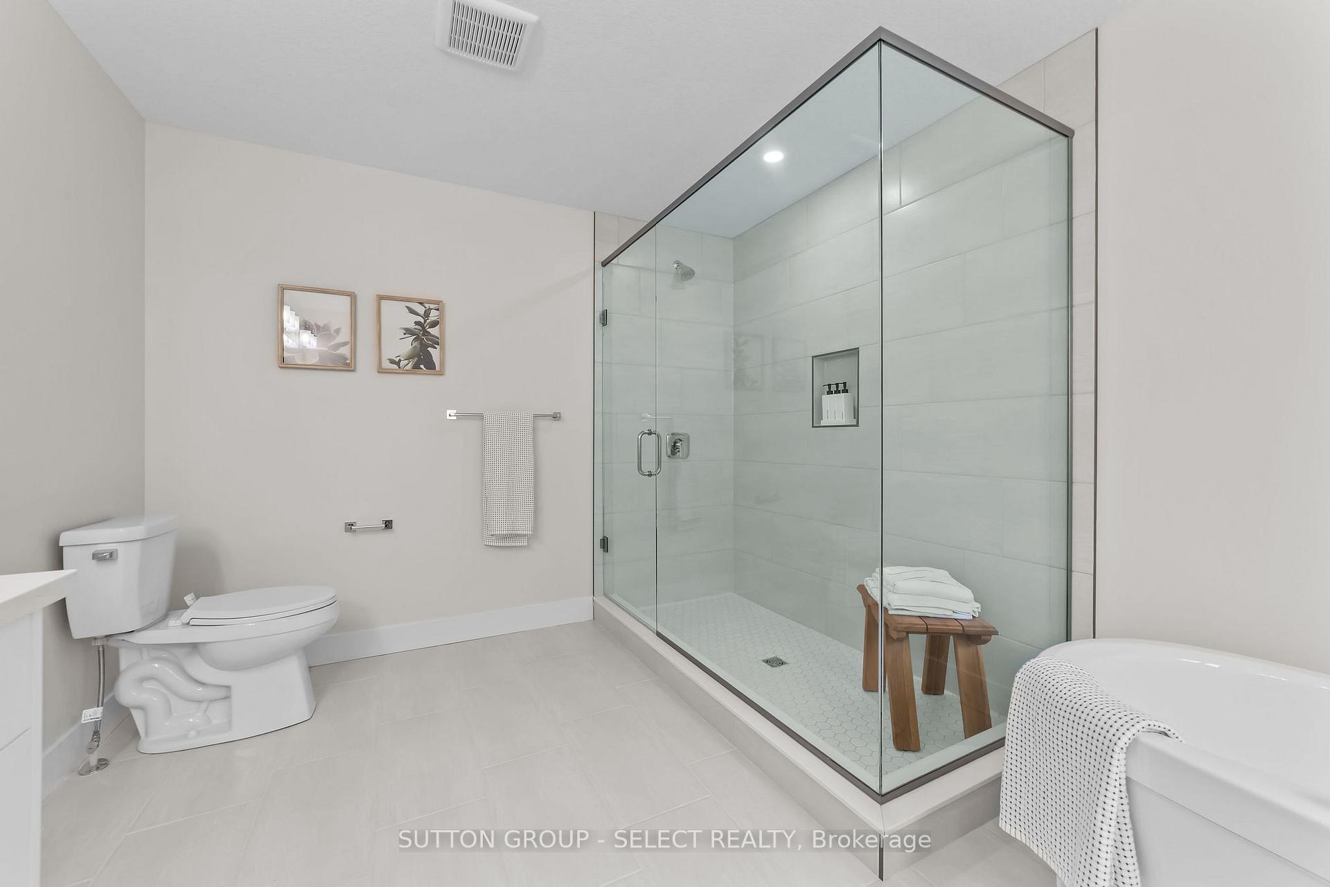Photo 12 of Unit 9, 7966 Fallon Drive, Lucan Biddulph, Granton — HOMEH