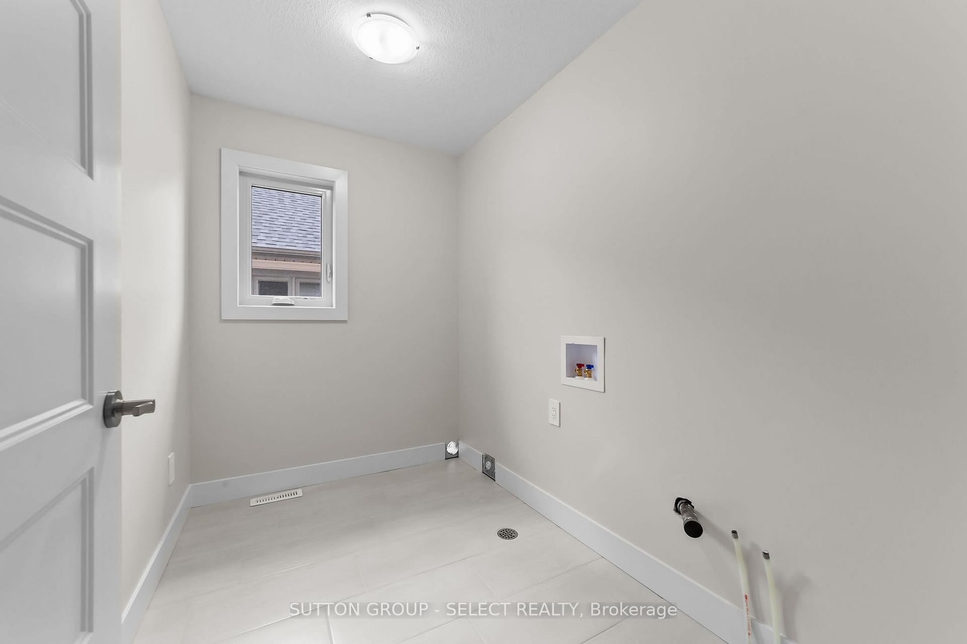 Photo 16 of Unit 9, 7966 Fallon Drive, Lucan Biddulph, Granton — HOMEH