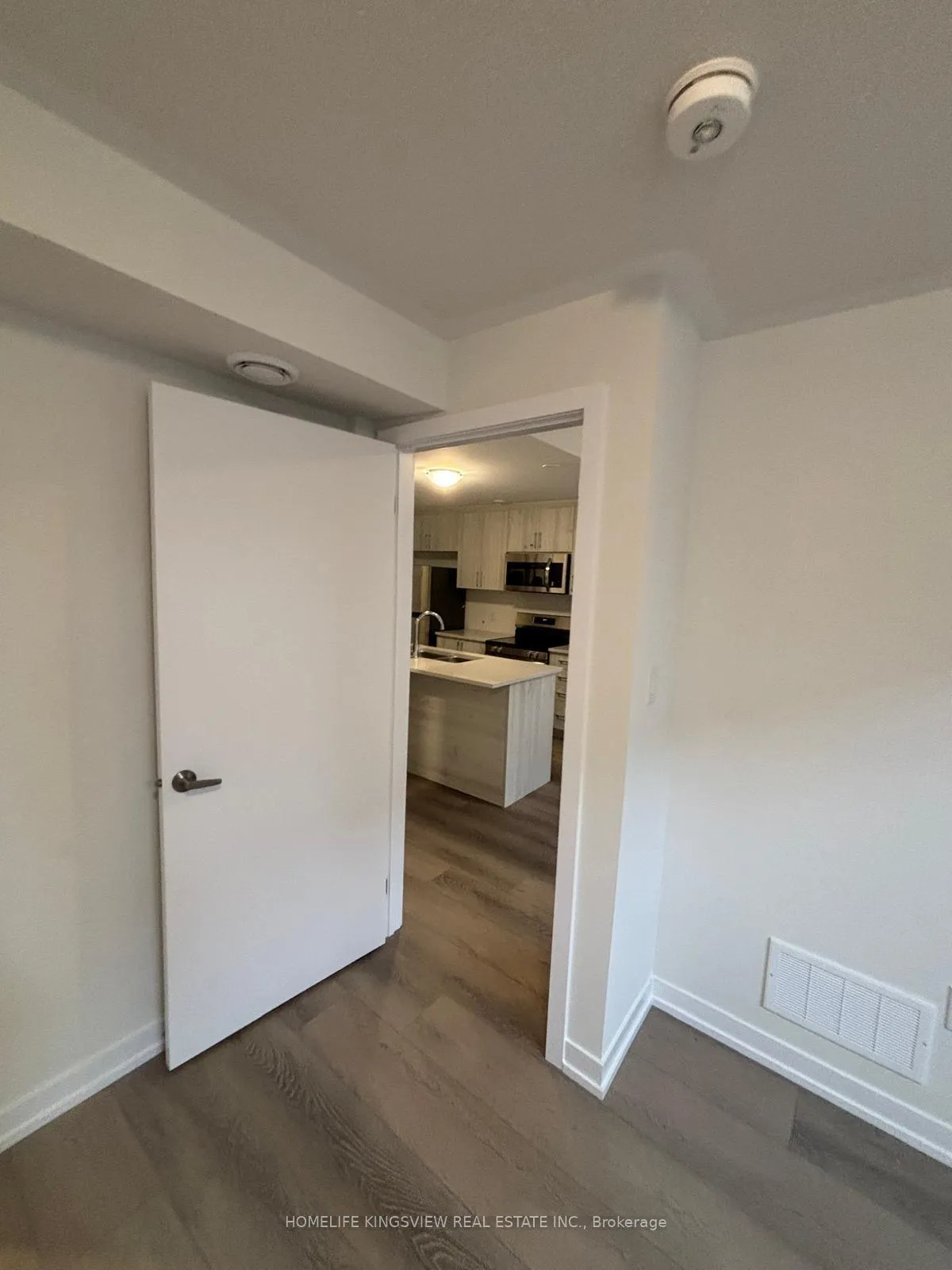 Photo 6 of 82 ziibi Way, Clarington, Newcastle — HOMEH