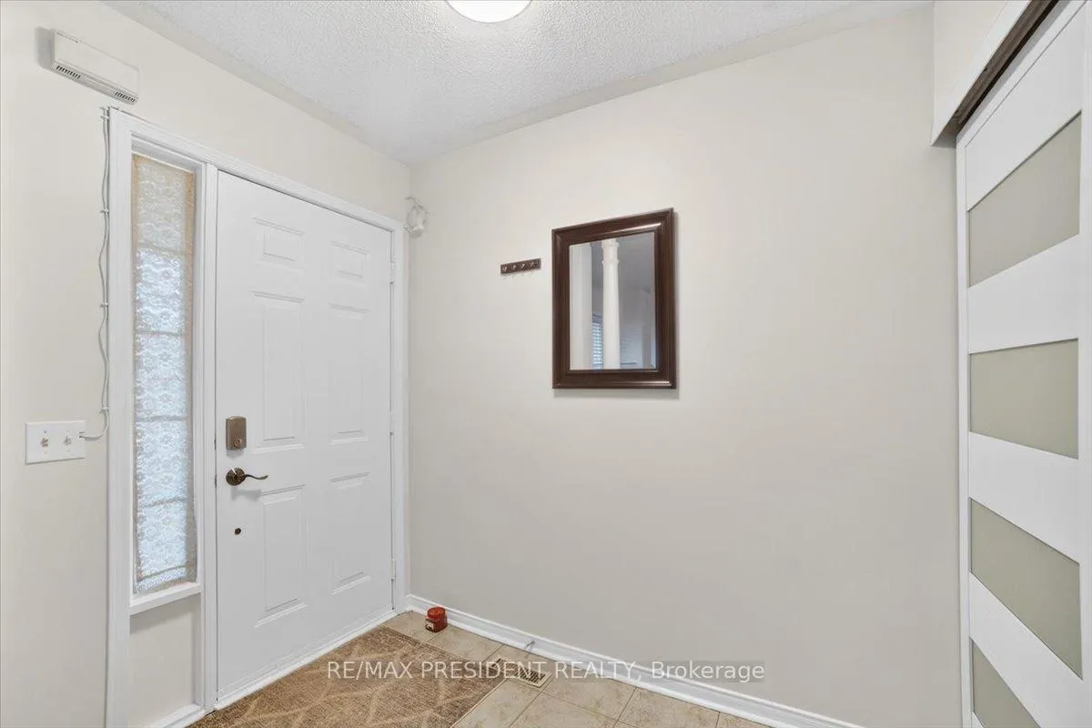 Photo 2 of 2957 Jackson Drive, Burlington, Rose — HOMEH