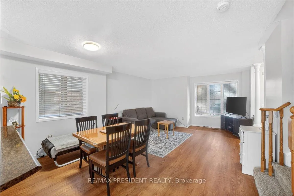 Photo 4 of 2957 Jackson Drive, Burlington, Rose — HOMEH