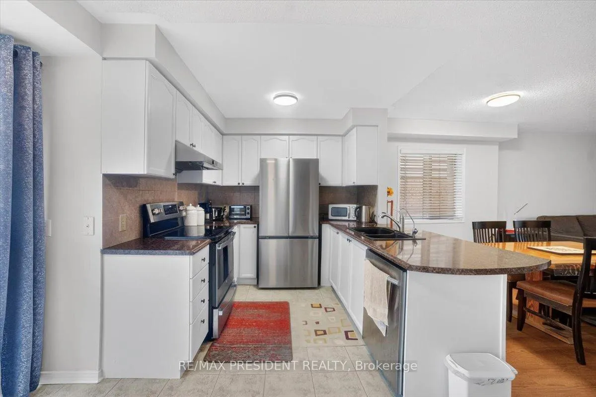 Photo 9 of 2957 Jackson Drive, Burlington, Rose — HOMEH