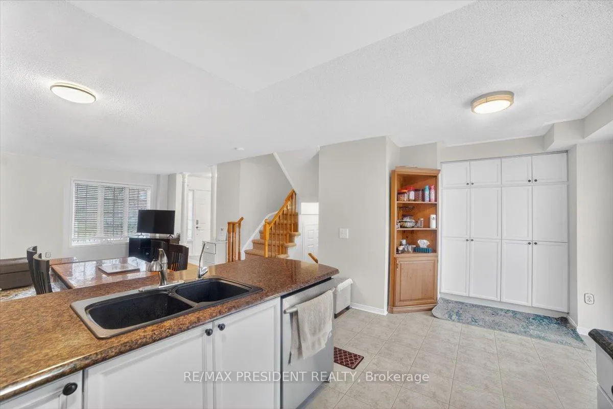Photo 12 of 2957 Jackson Drive, Burlington, Rose — HOMEH