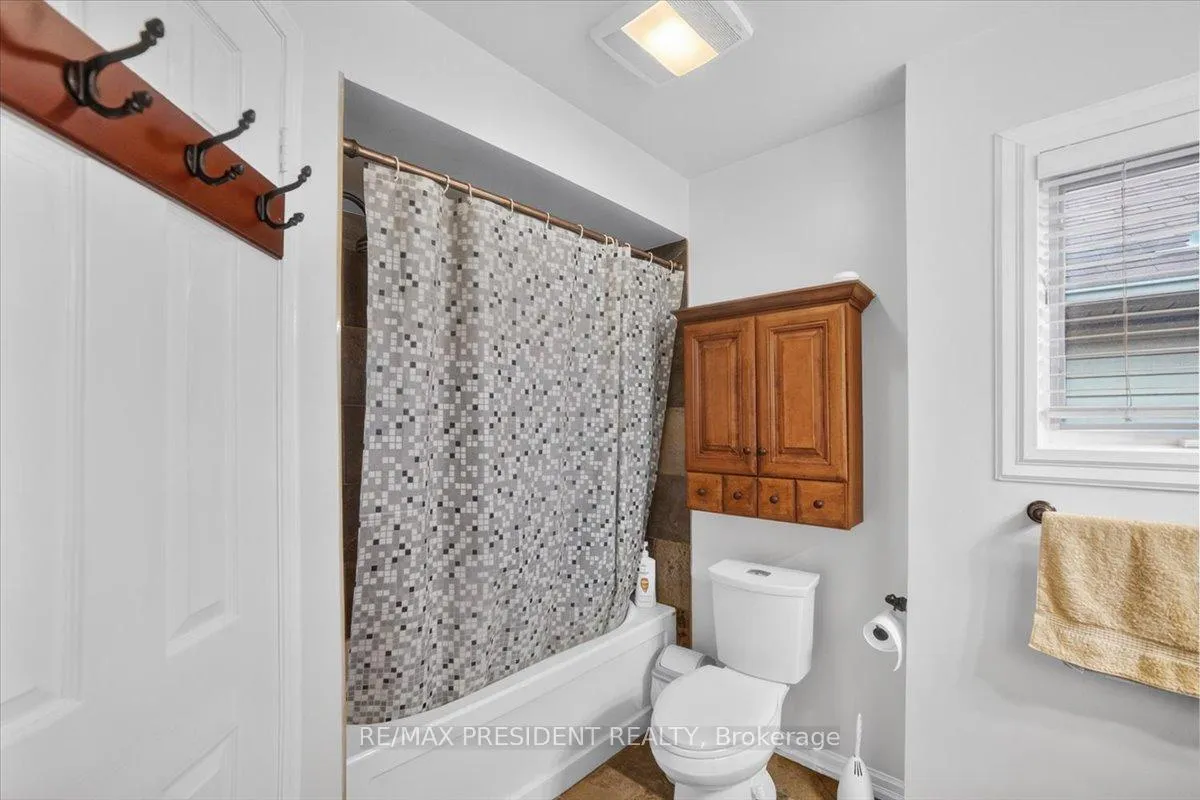 Photo 27 of 2957 Jackson Drive, Burlington, Rose — HOMEH