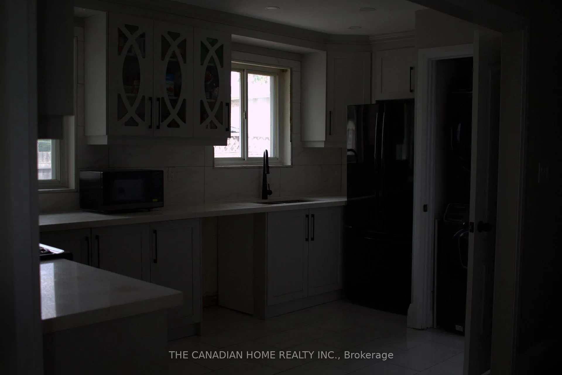 Photo 4 of 52 Davenport Crescent, Brampton, Southgate — HOMEH
