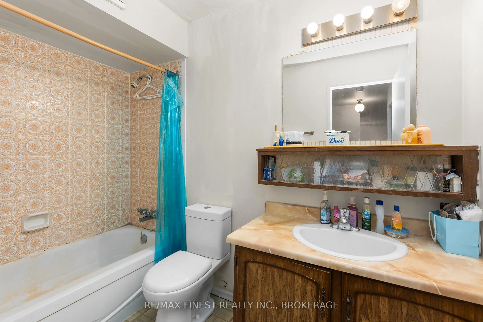 Photo 16 of Unit 206, 334 Queen Mary Road, Kingston, West of Sir John A. Blvd — HOMEH