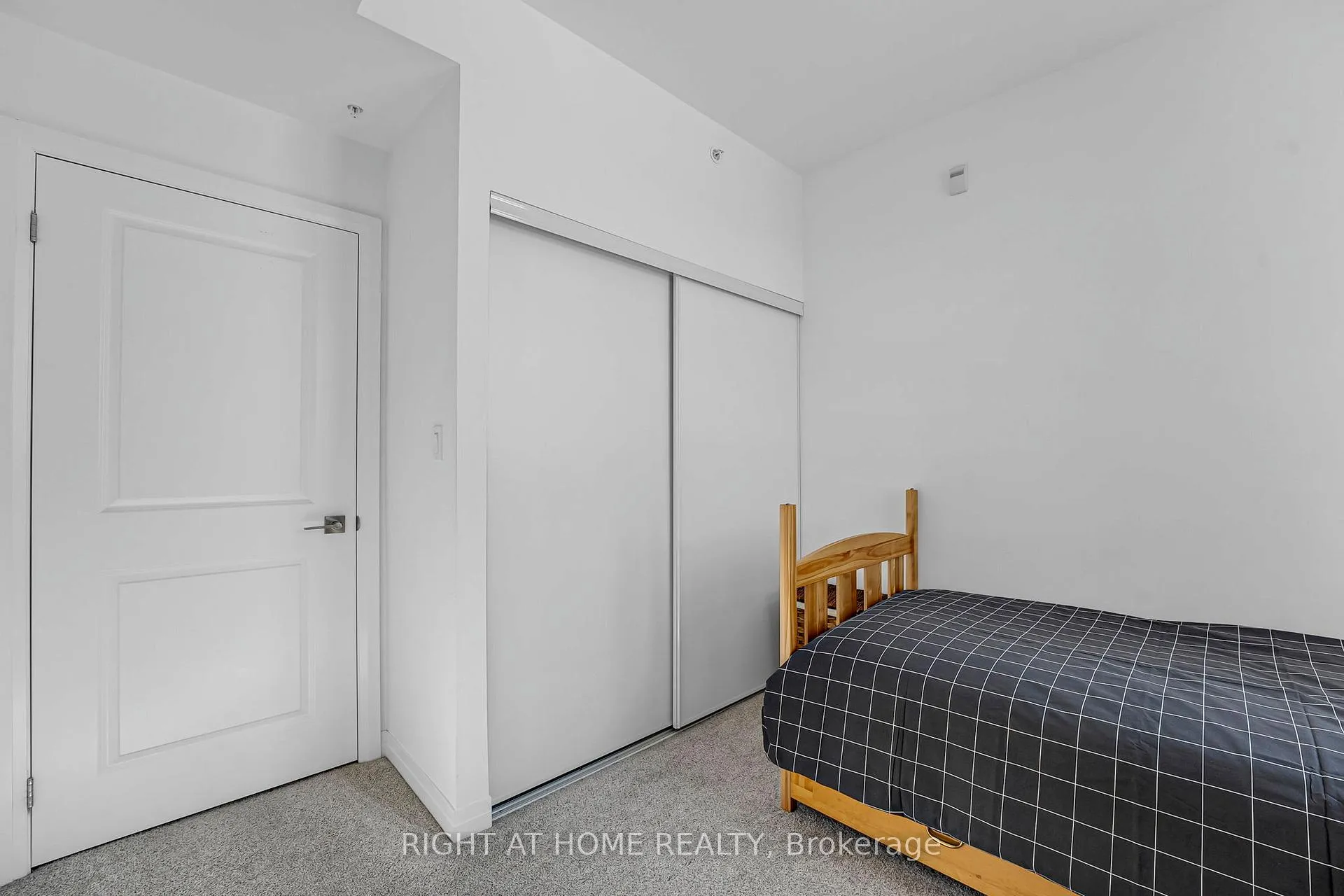Photo 17 of Unit 412, 5 Hamilton Street, Hamilton, Waterdown — HOMEH