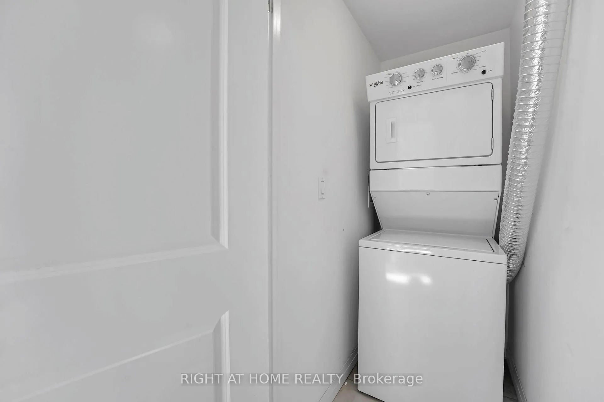 Photo 23 of Unit 412, 5 Hamilton Street, Hamilton, Waterdown — HOMEH