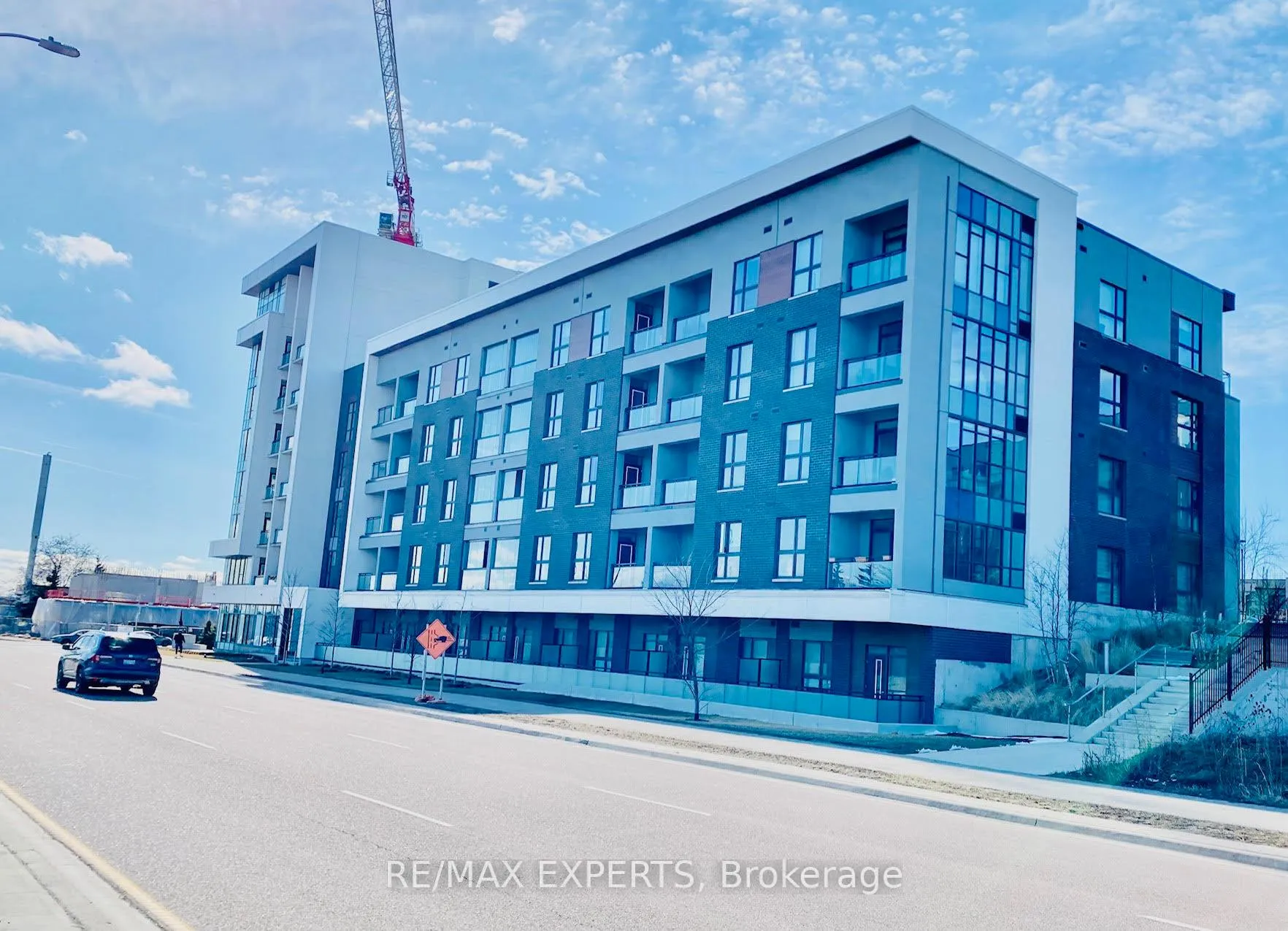 Front of Unit 206, 95 Dundas Street W
