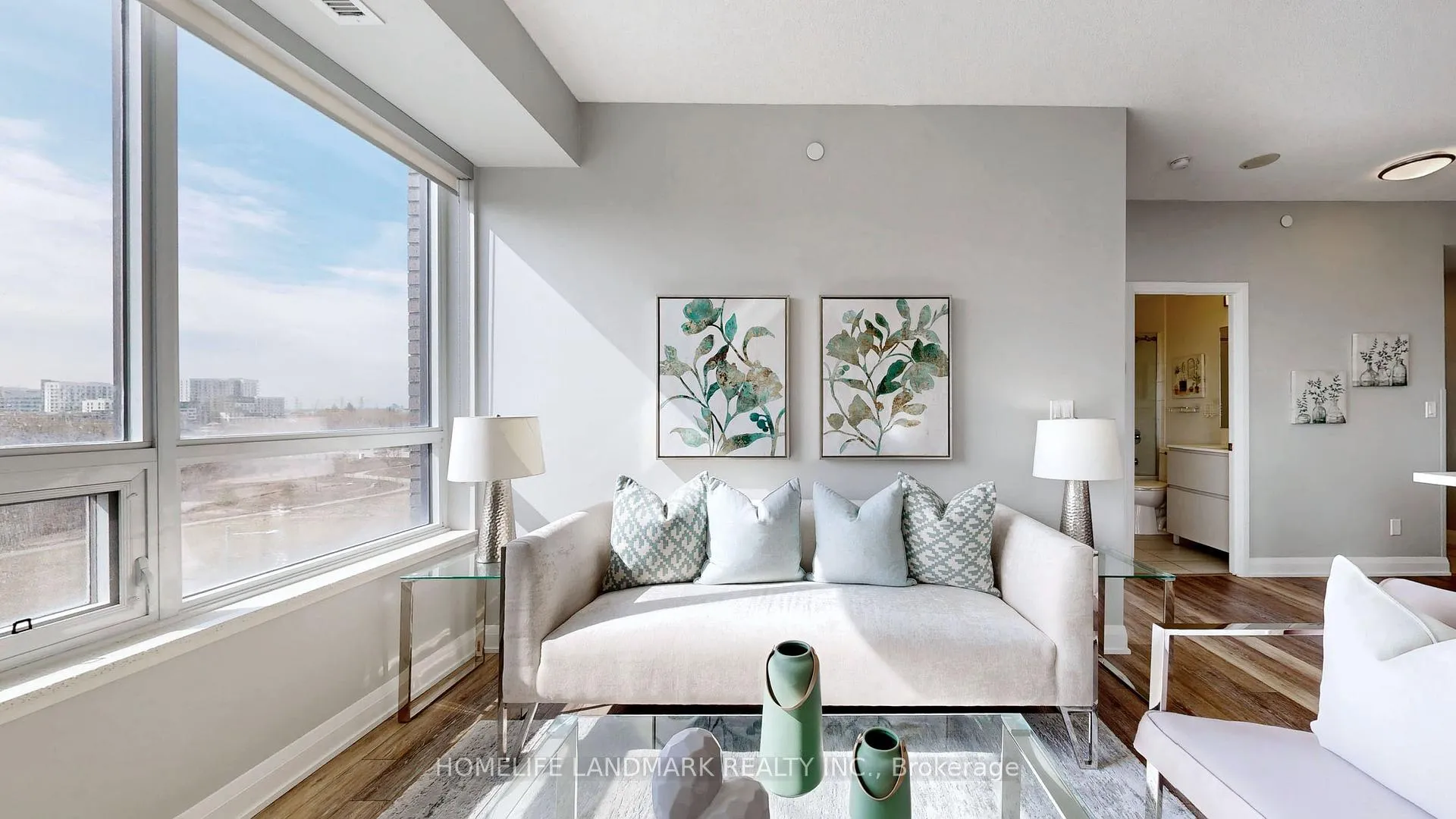 Photo 5 of Unit 712, 15 Water Walk Drive, Markham, Unionville — HOMEH