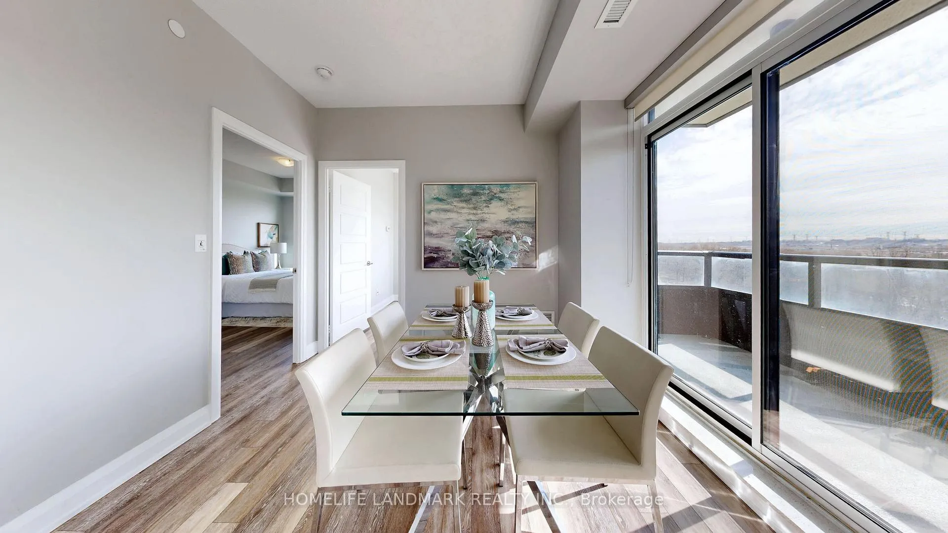 Photo 8 of Unit 712, 15 Water Walk Drive, Markham, Unionville — HOMEH