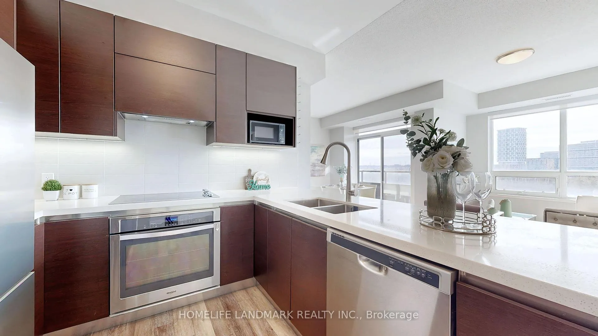 Photo 16 of Unit 712, 15 Water Walk Drive, Markham, Unionville — HOMEH