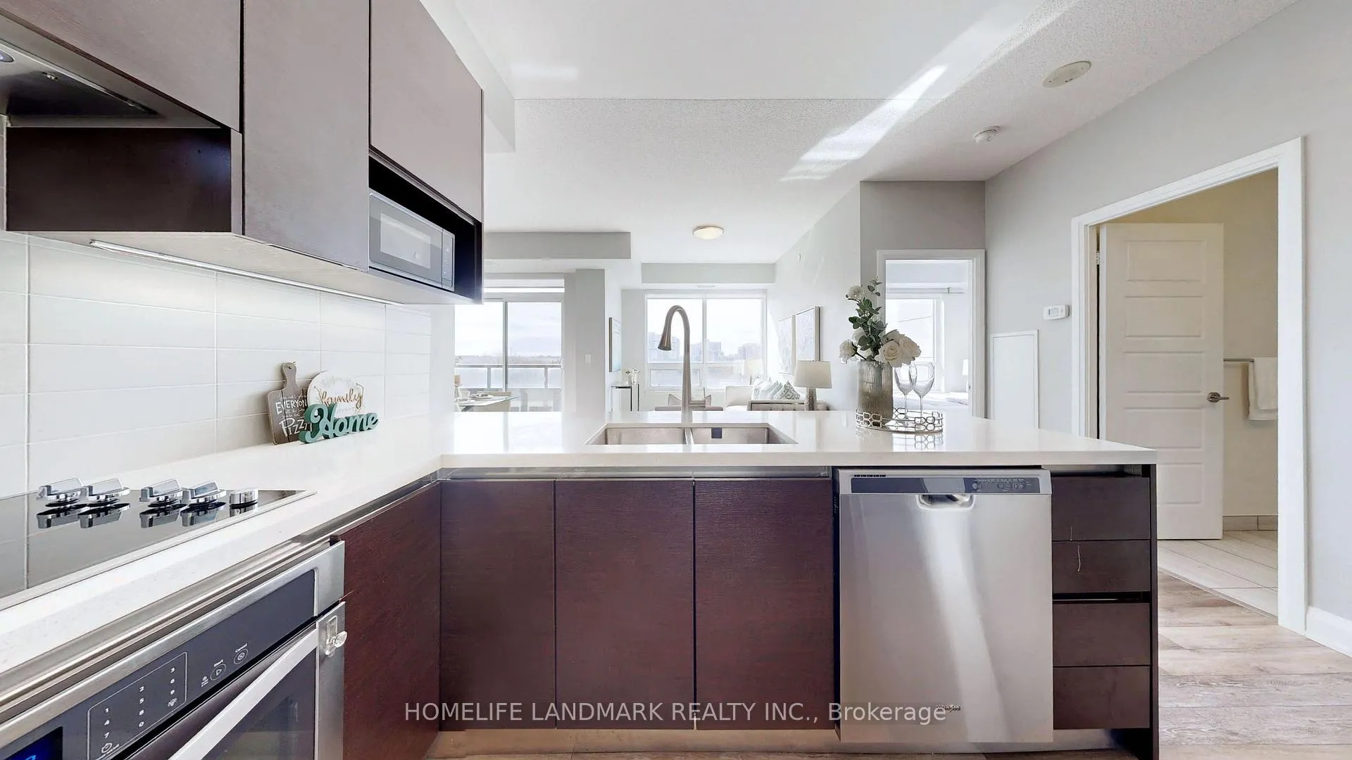 Photo 18 of Unit 712, 15 Water Walk Drive, Markham, Unionville — HOMEH