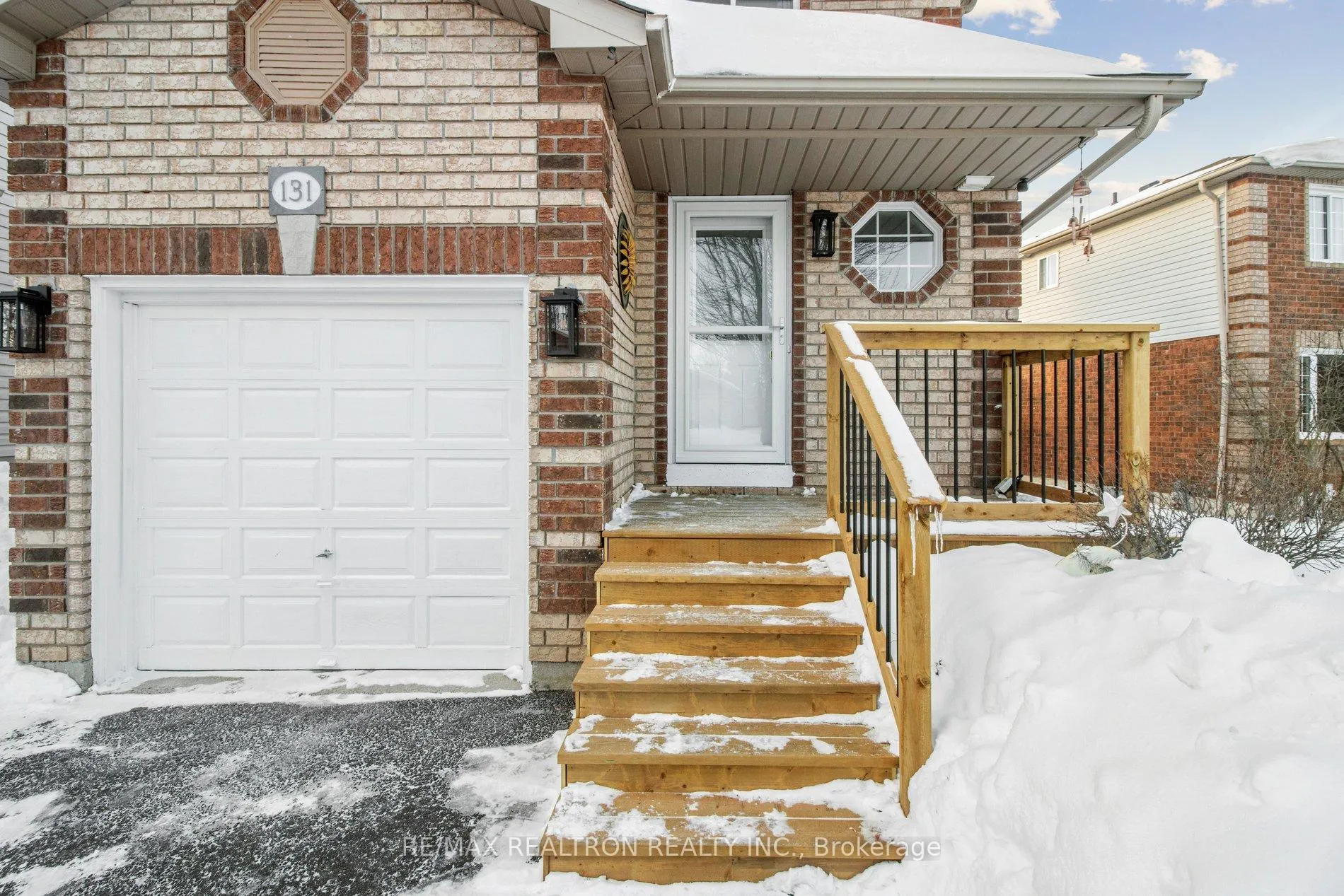 Photo 4 of 131 Columbia Road, Barrie, Holly — HOMEH