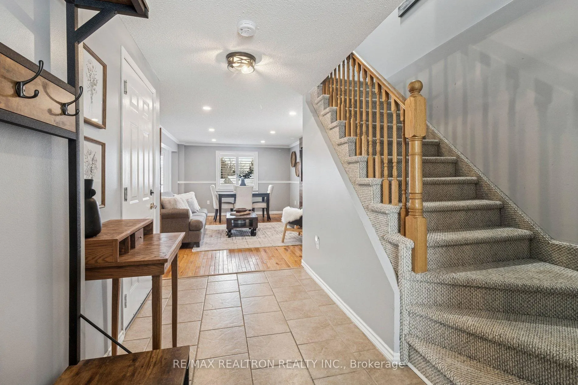 Photo 5 of 131 Columbia Road, Barrie, Holly — HOMEH