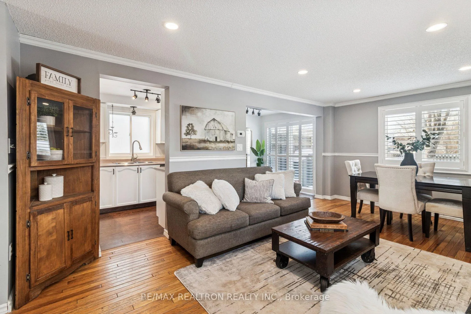 Photo 9 of 131 Columbia Road, Barrie, Holly — HOMEH