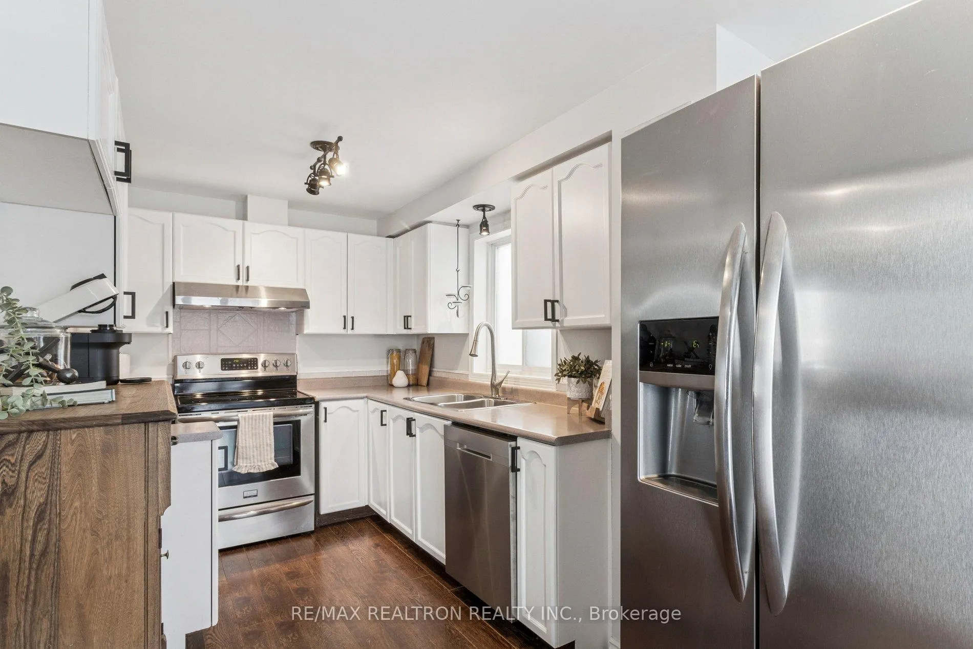 Photo 14 of 131 Columbia Road, Barrie, Holly — HOMEH