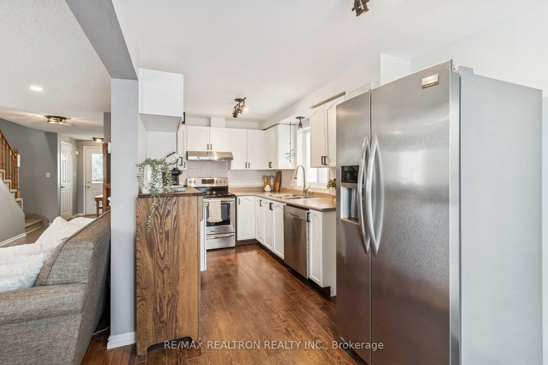 Photo 15 of 131 Columbia Road, Barrie, Holly — HOMEH