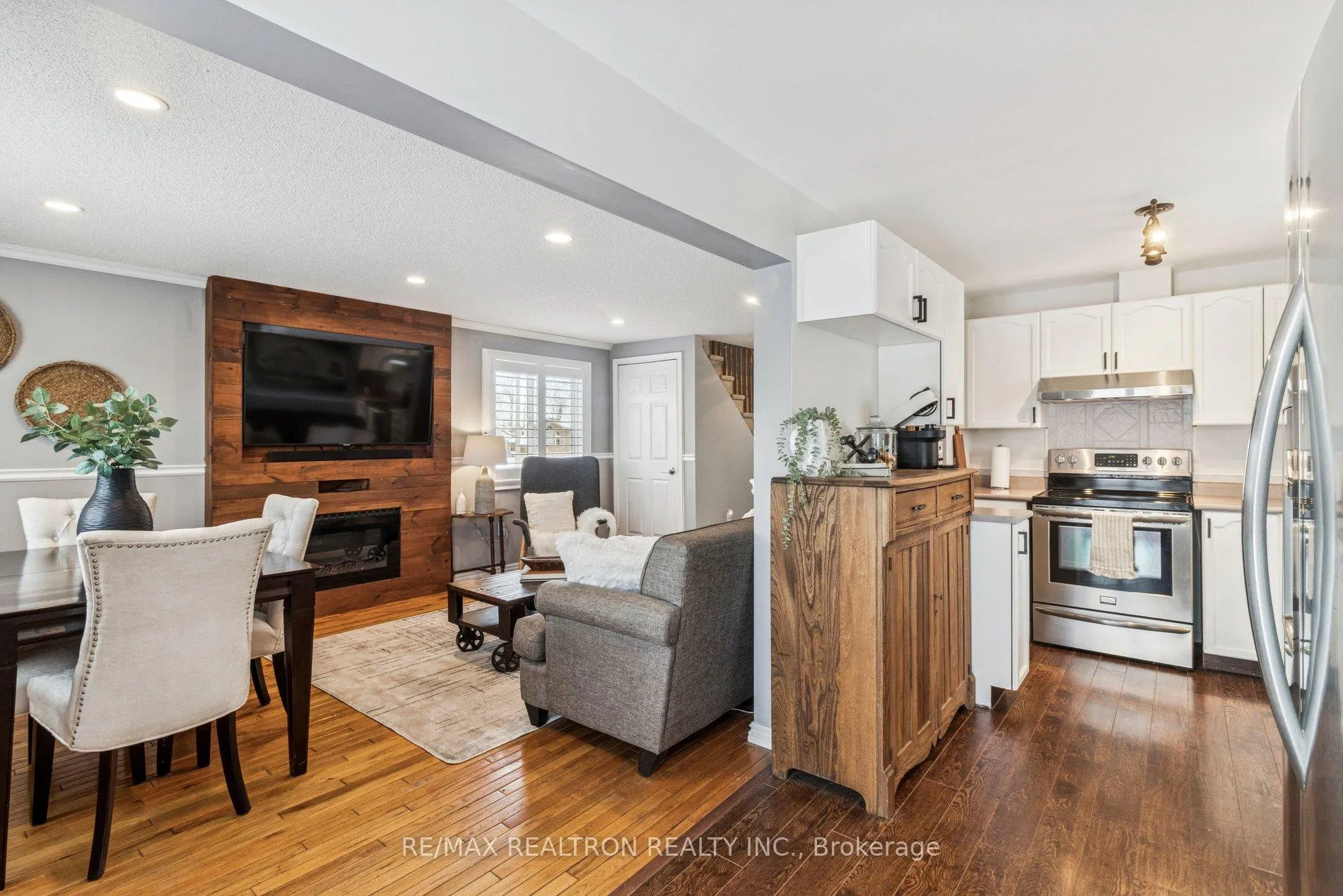 Photo 16 of 131 Columbia Road, Barrie, Holly — HOMEH