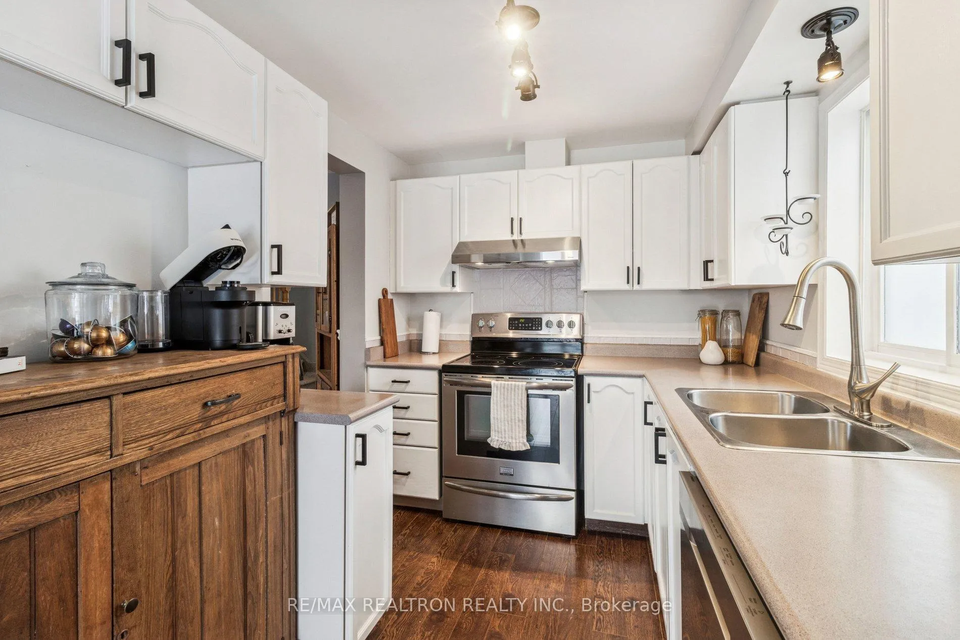 Photo 20 of 131 Columbia Road, Barrie, Holly — HOMEH