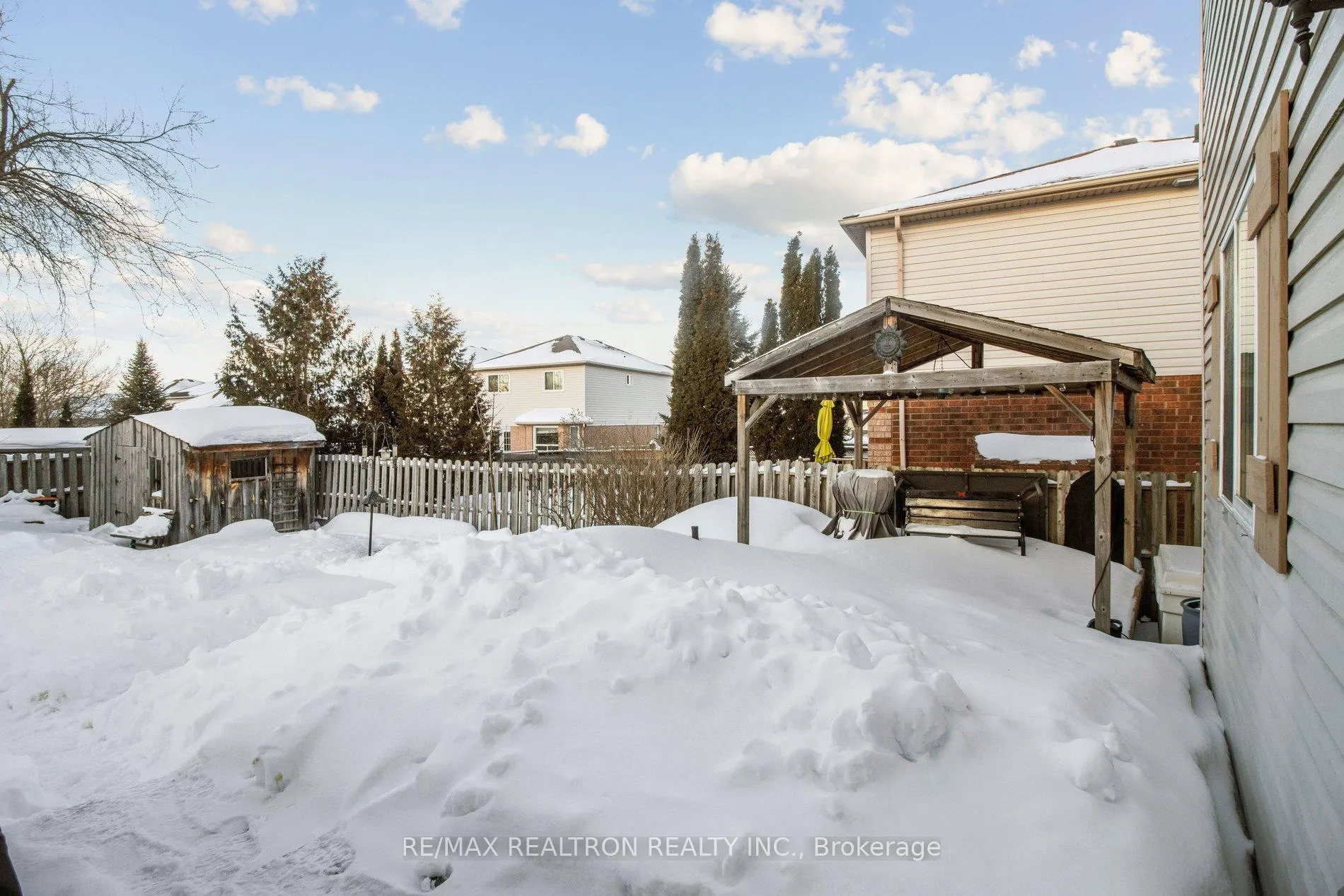 Photo 37 of 131 Columbia Road, Barrie, Holly — HOMEH