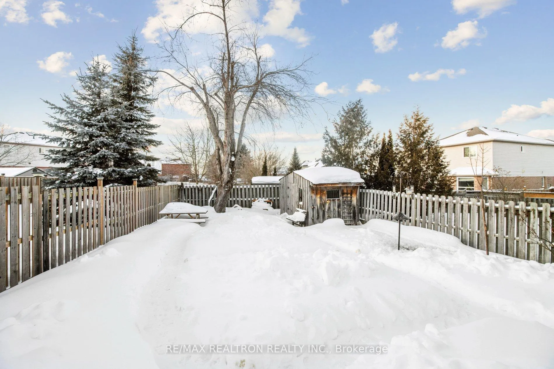 Photo 38 of 131 Columbia Road, Barrie, Holly — HOMEH