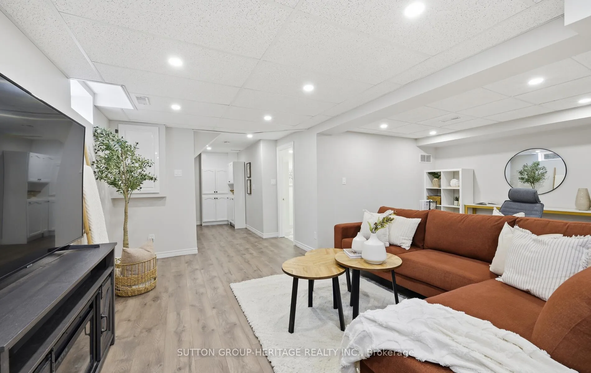 Photo 19 of 76 Regency Crescent, Whitby, Downtown Whitby — HOMEH