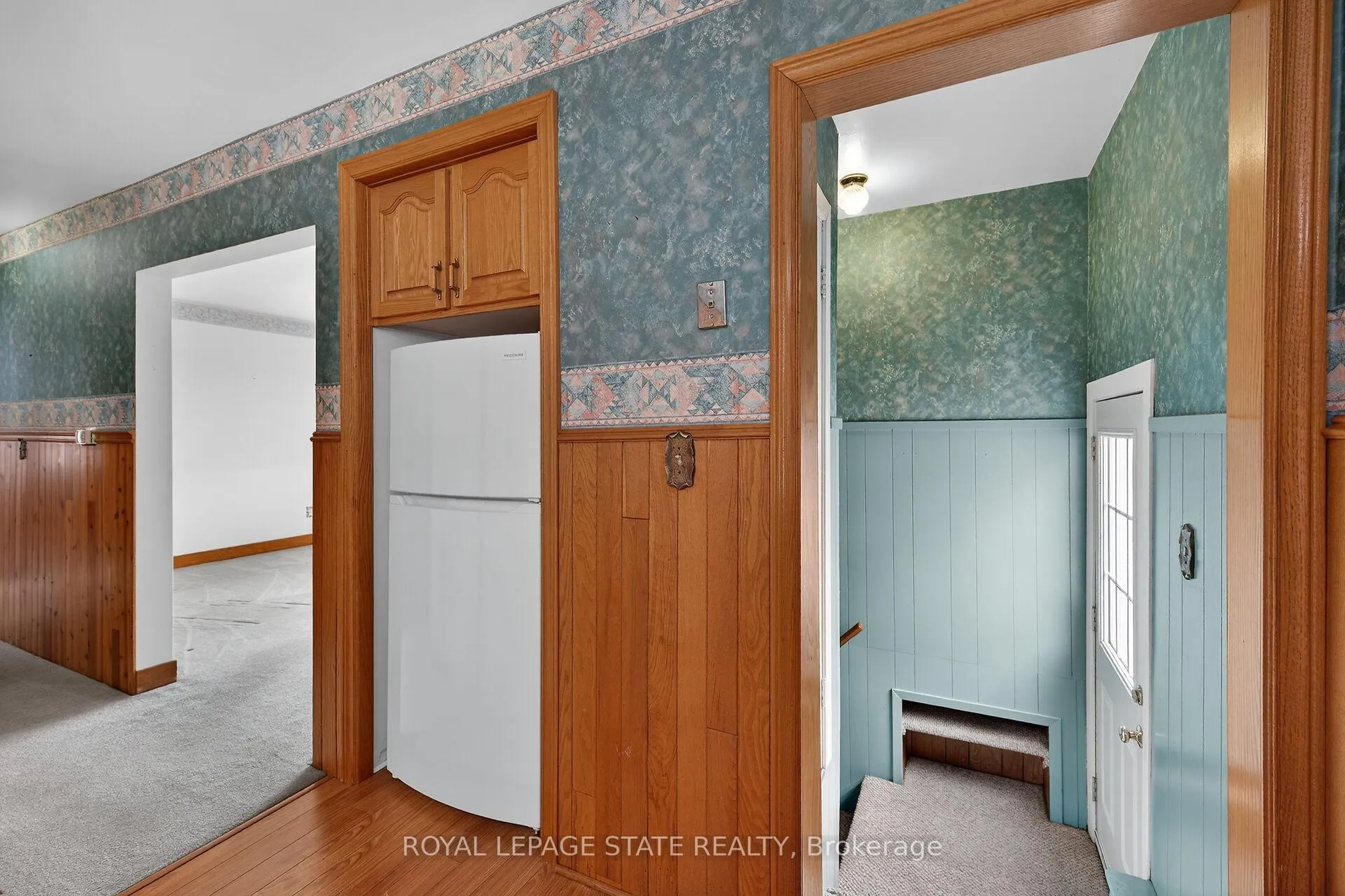 Photo 16 of 21 Lakeview Avenue, Grimsby, Grimsby Beach — HOMEH