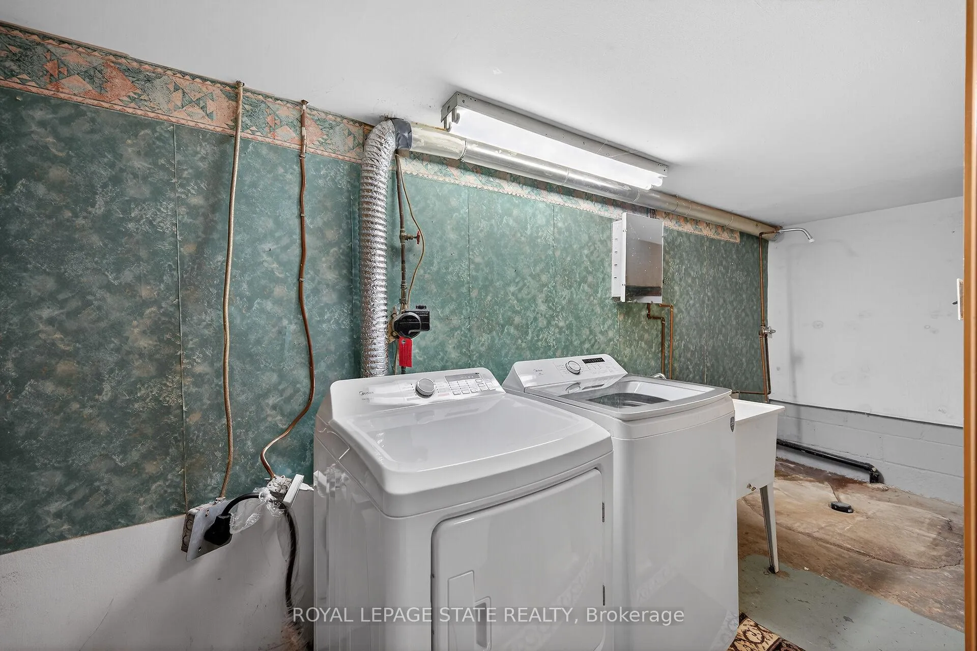 Photo 34 of 21 Lakeview Avenue, Grimsby, Grimsby Beach — HOMEH