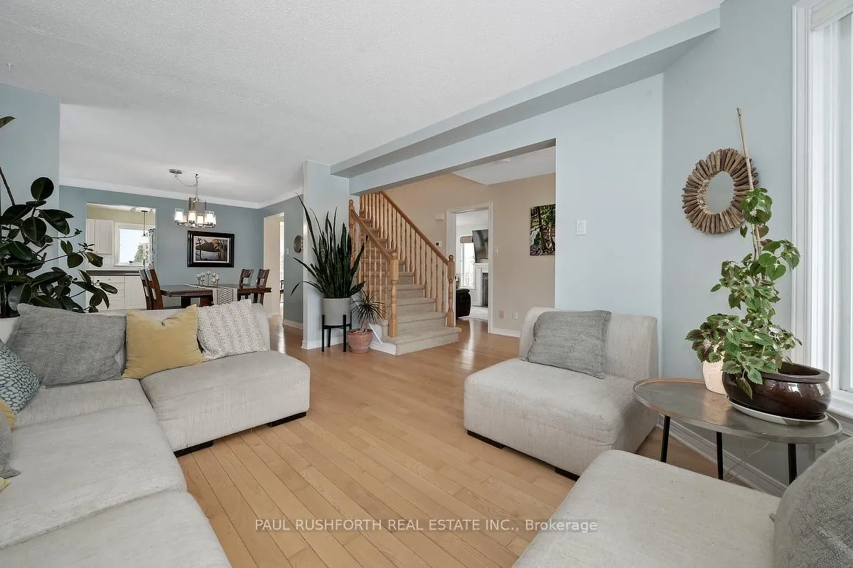 Photo 5 of 6419 Bernice Court, Ottawa, Convent Glen North — HOMEH