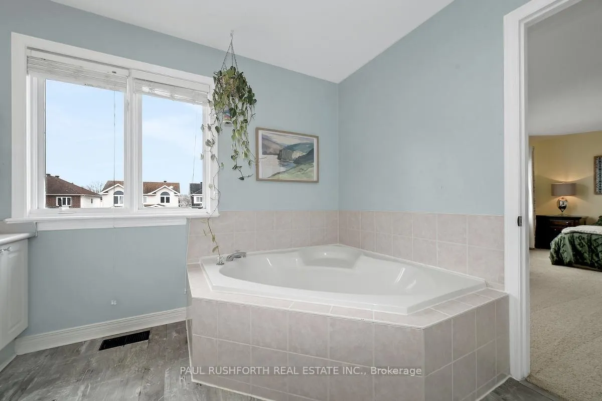 Photo 19 of 6419 Bernice Court, Ottawa, Convent Glen North — HOMEH